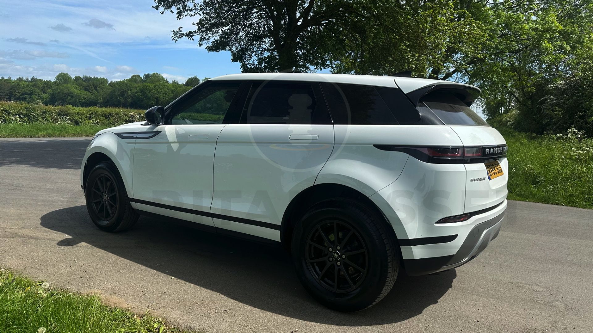 (ON SALE) RANGE ROVER EVOQUE (2020 - FACELIFT MODEL) 2.0 D150-AUTO STOP/START (1 OWNER) *GREAT SPEC* - Image 9 of 43