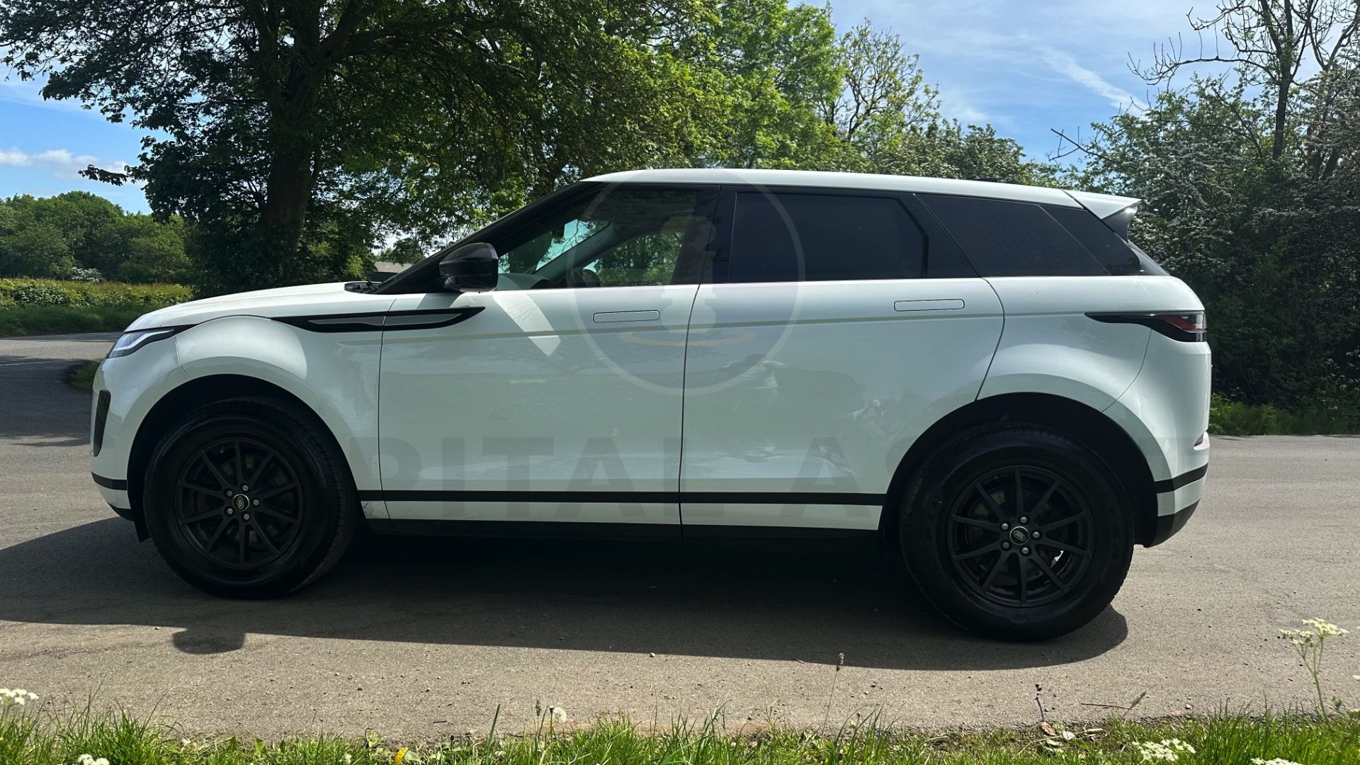 (ON SALE) RANGE ROVER EVOQUE (2020 - FACELIFT MODEL) 2.0 D150-AUTO STOP/START (1 OWNER) *GREAT SPEC* - Image 8 of 43