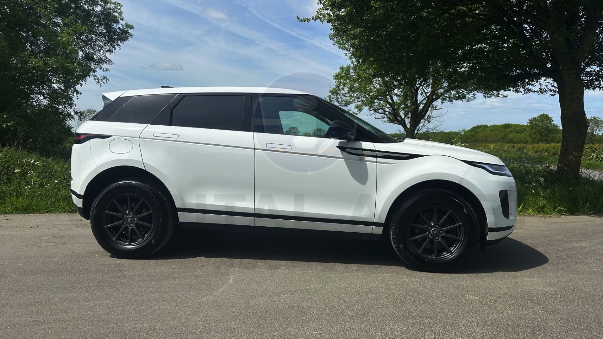 (ON SALE) RANGE ROVER EVOQUE (2020 - FACELIFT MODEL) 2.0 D150-AUTO STOP/START (1 OWNER) *GREAT SPEC* - Image 14 of 43