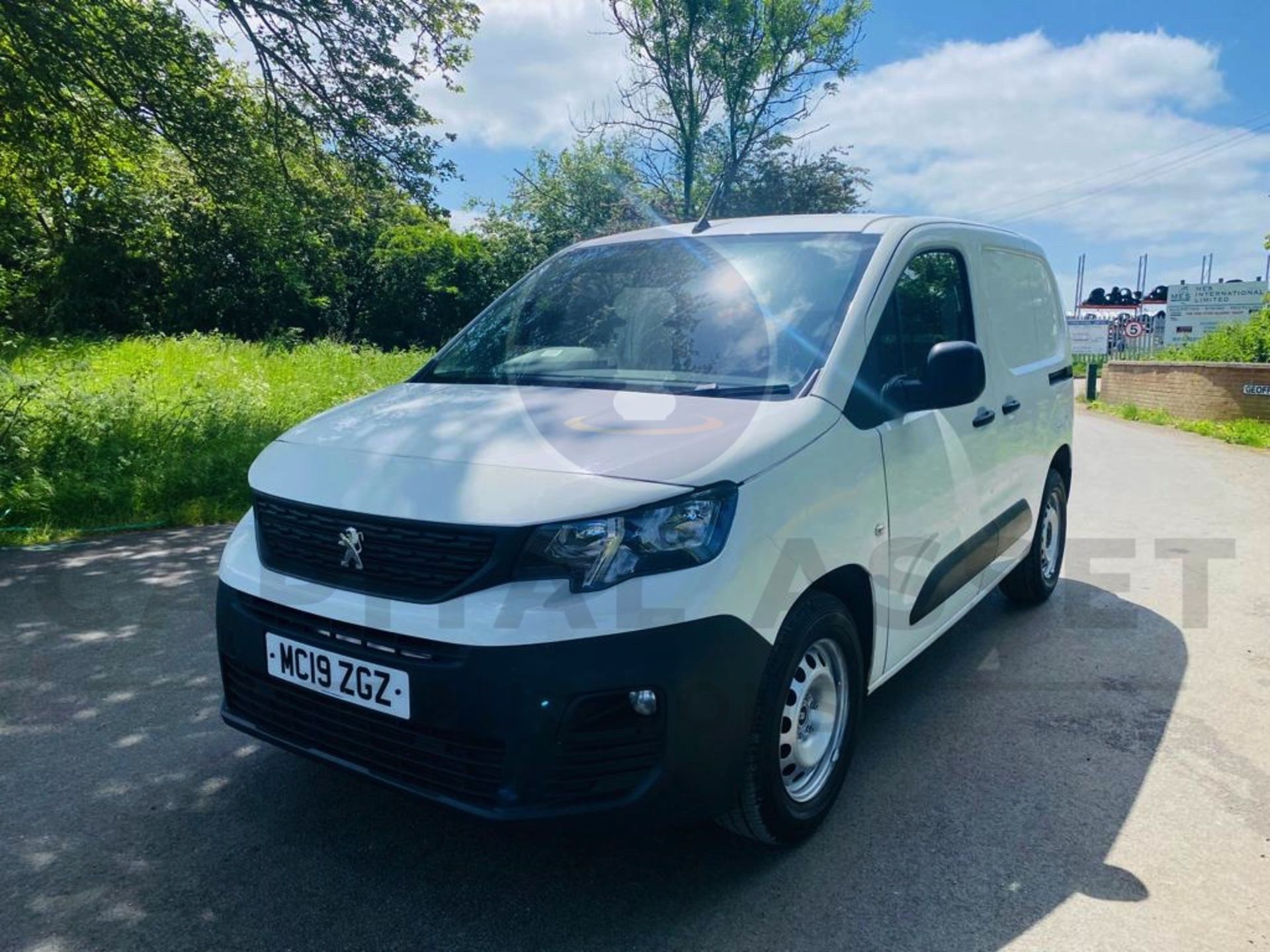 PEUGEOT PARTNER GRIP *LCV - PANEL VAN* (2019 - NEW MODEL) 1.6 BLUE HDI - EURO 6 (1 OWNER) - Image 4 of 25