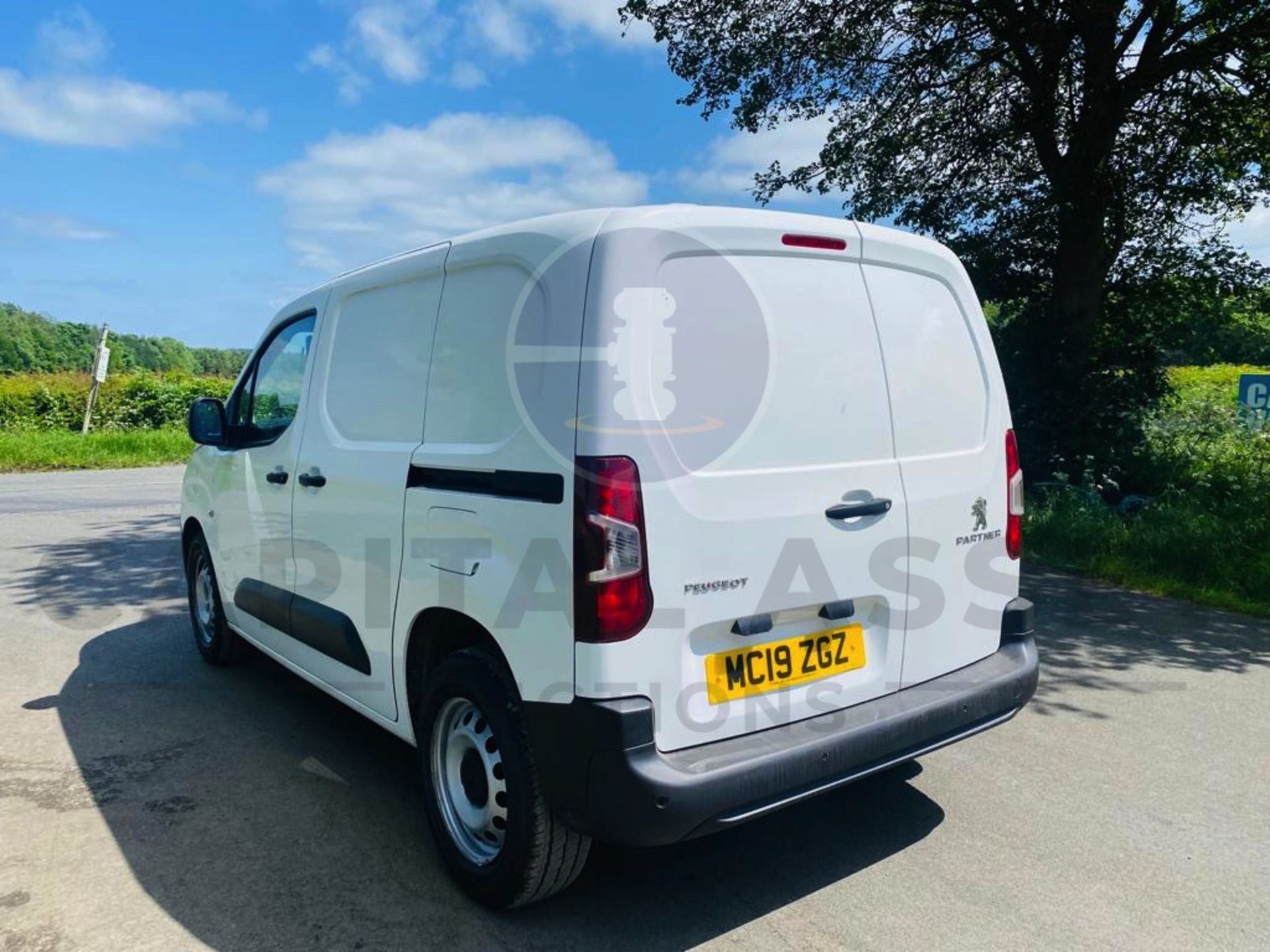 PEUGEOT PARTNER GRIP *LCV - PANEL VAN* (2019 - NEW MODEL) 1.6 BLUE HDI - EURO 6 (1 OWNER) - Image 8 of 25