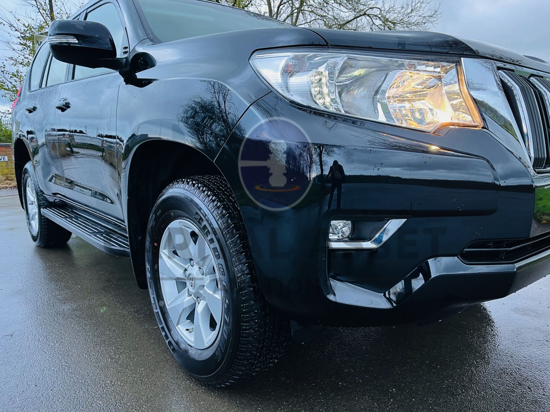 TOYOTA LAND CRUISER *7 SEATER SUV* LWB (2022-72 REG) 2.8 D4-D - AUTO (1 OWNER) *LESS THAN 1000 MILES - Image 18 of 38