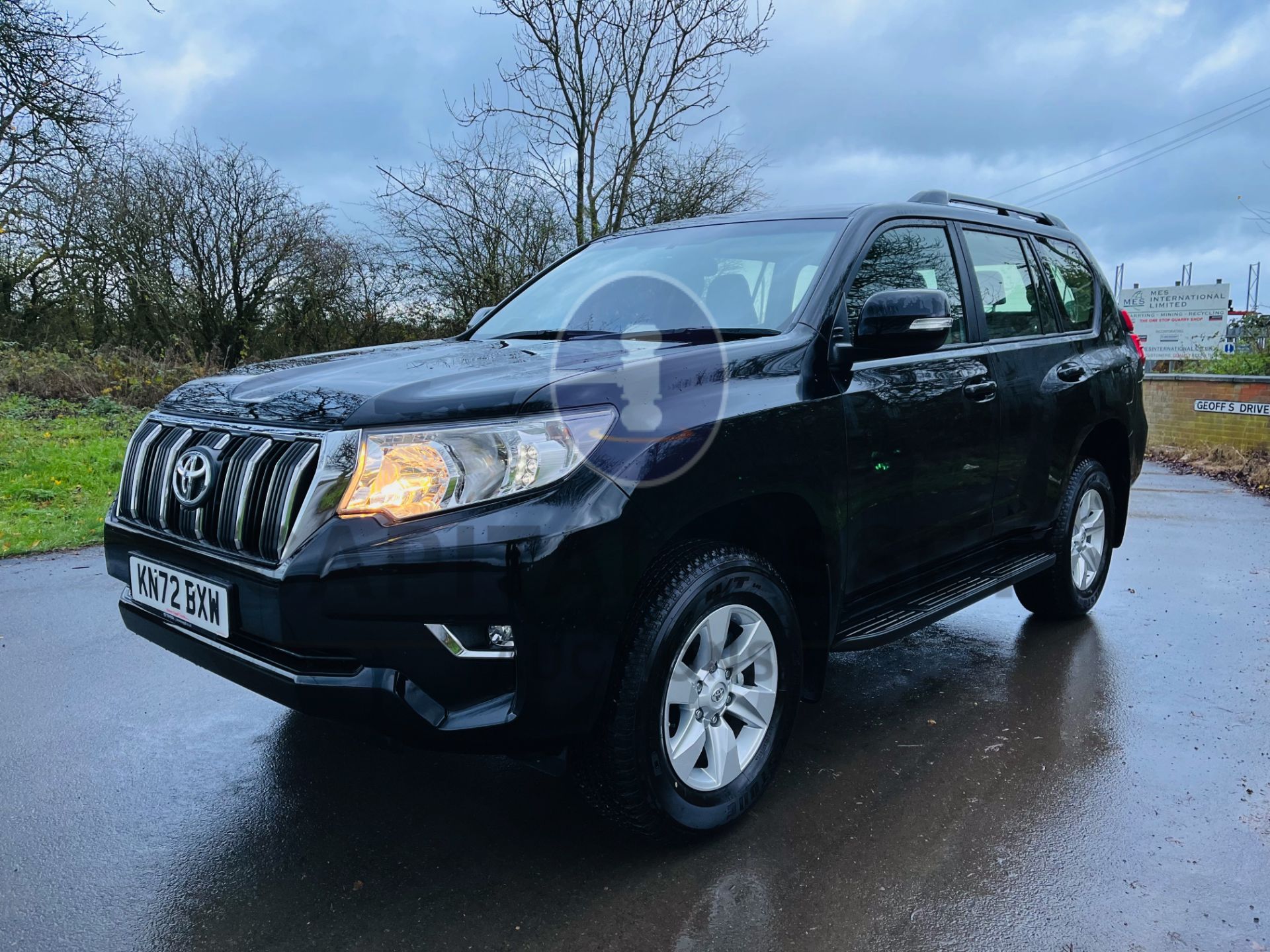 TOYOTA LAND CRUISER *7 SEATER SUV* LWB (2022-72 REG) 2.8 D4-D - AUTO (1 OWNER) *LESS THAN 1000 MILES - Image 5 of 38