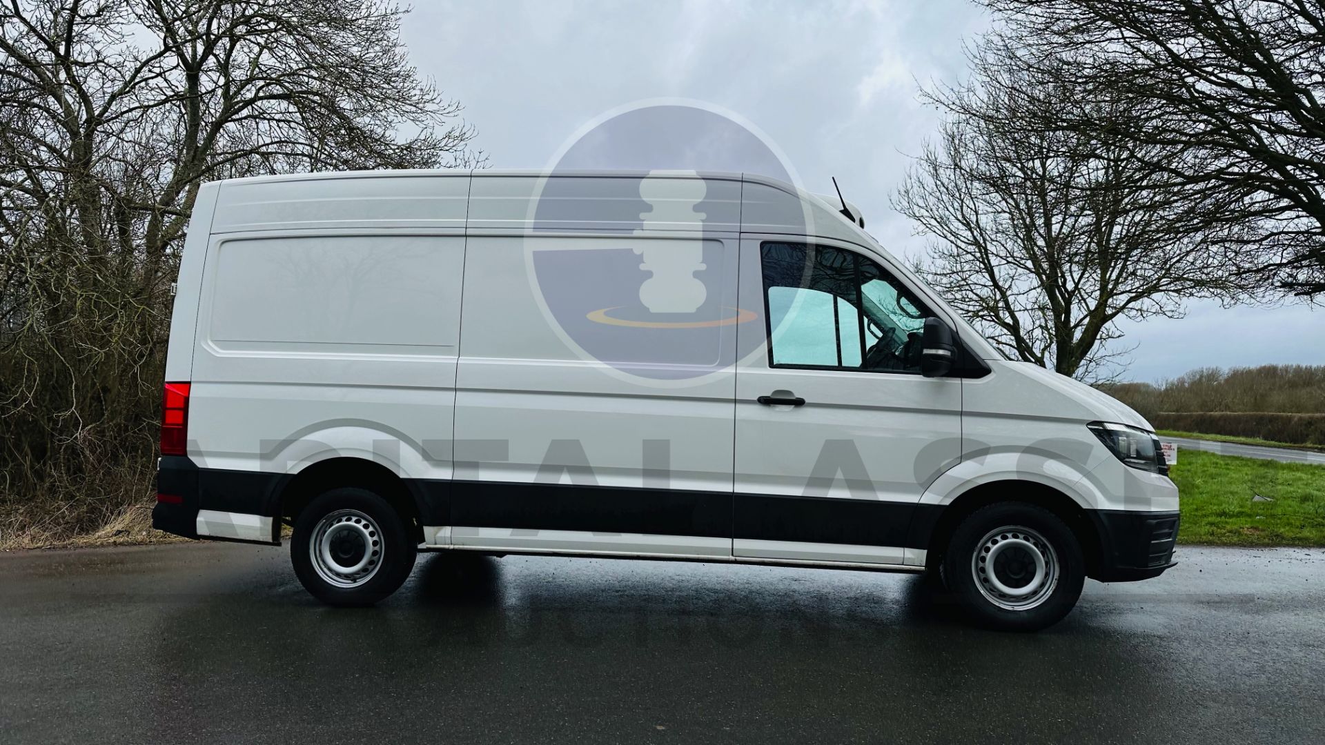 VOLKSWAGEN CRAFTER CR35 *MWB REFRIGERATED VAN* (2019 - EURO 6) 2.0 TDI - 6 SPEED (1 OWNER) - Image 14 of 41