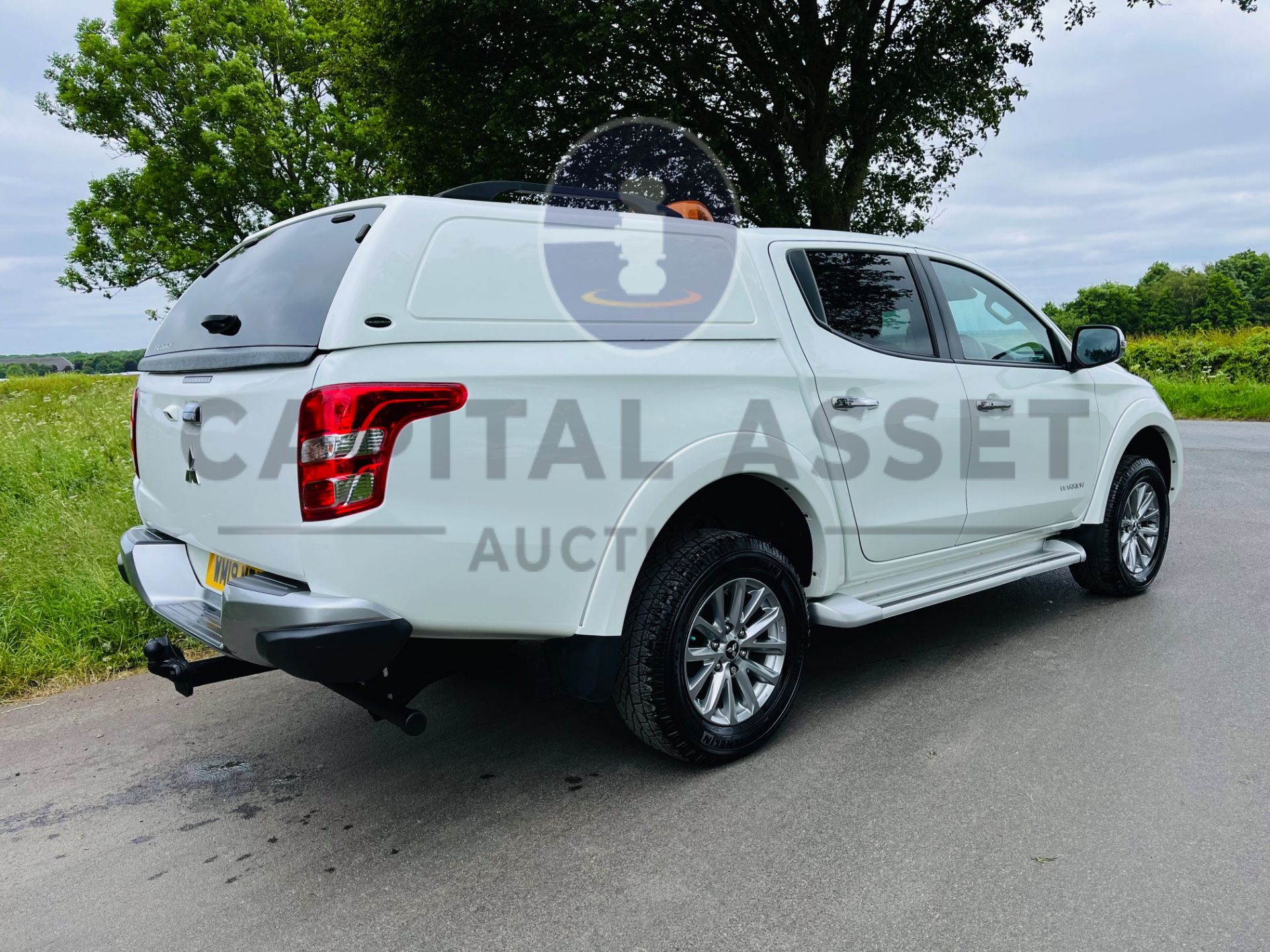 MITSUBISHI L200 "WARRIOR" 2.4DI-D AUTO D/C PICK UP (19 REG) 1 OWNER - LEATHER-EURO 6-NAV-REAR CAMERA - Image 12 of 31