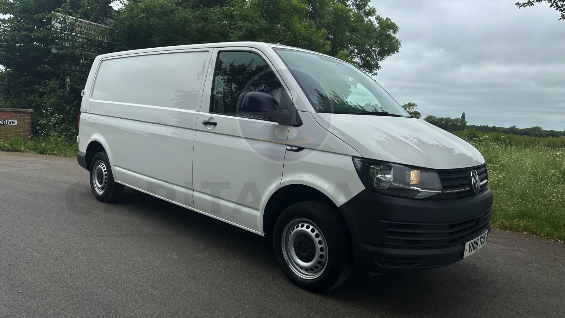 VOLKSWAGEN TRANSPORTER T30 *LWB - PANEL VAN* (2018 - EURO 6) 2.0 TDI 'BLUEMOTION' AUTO STOP / START - Image 3 of 41