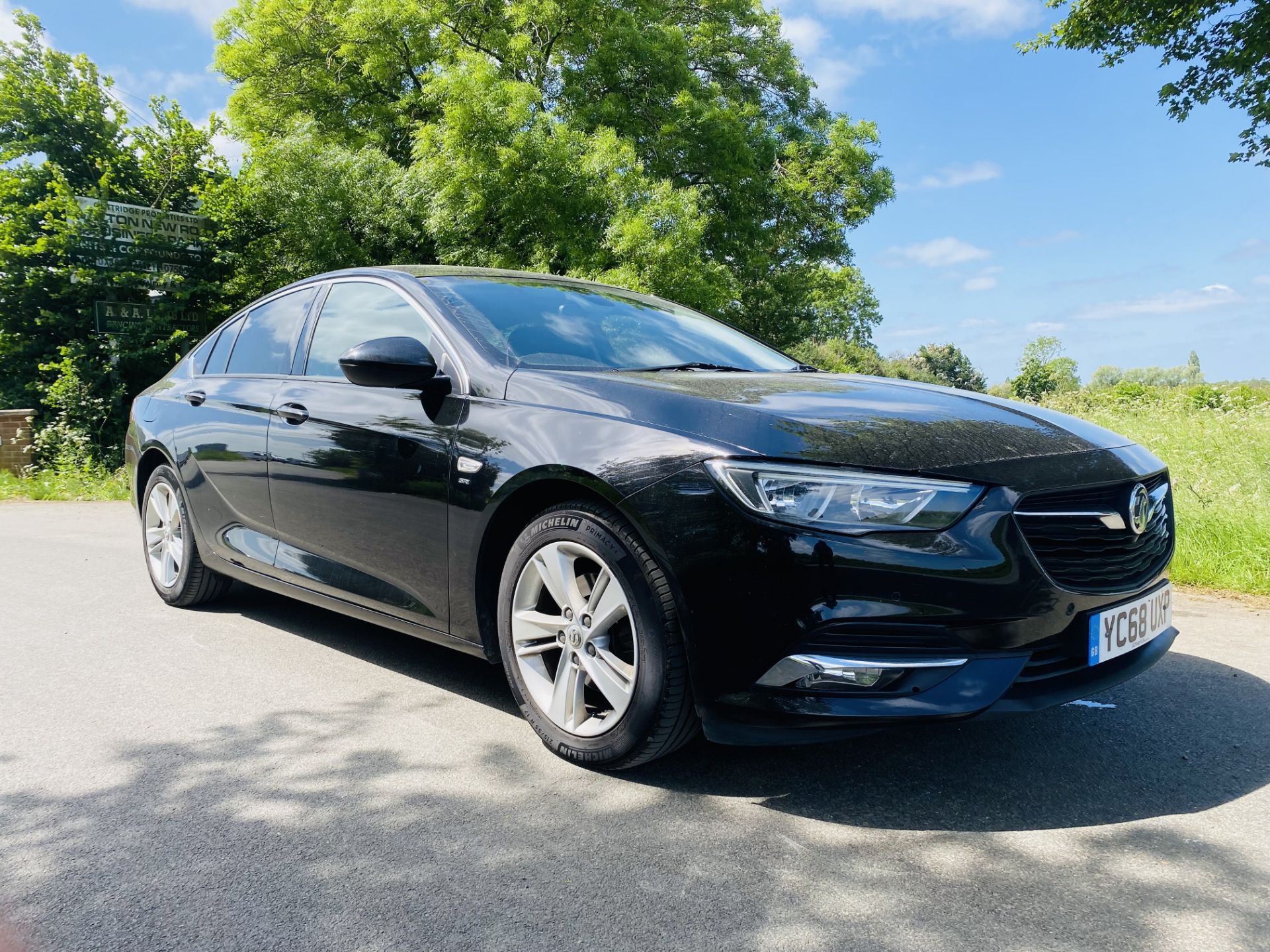 (On Sale) VAUXHALL INSIGNIA TD "SRI - GRAND SPORT" ECOTEC (2019 MODEL) 1 OWNER FSH - SAT NAV -EURO 6