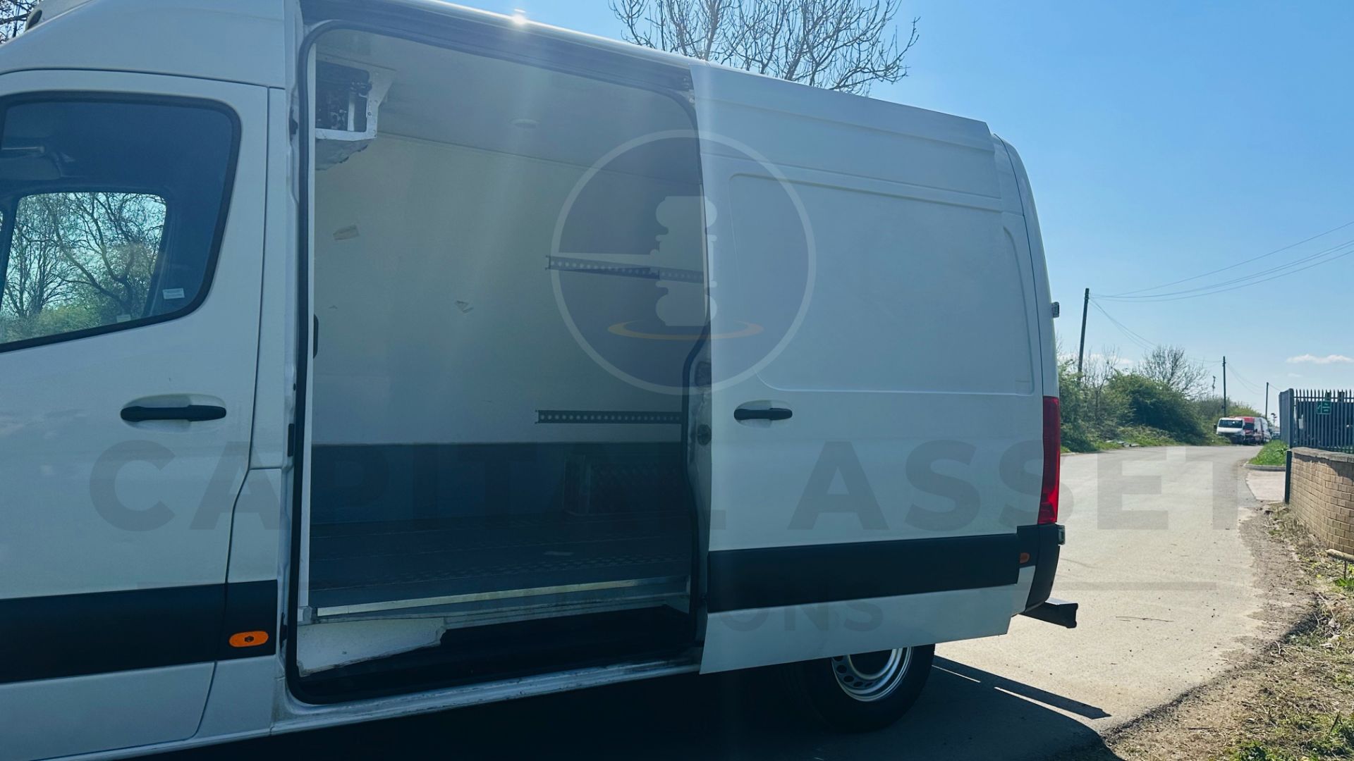 (On Sale) MERCEDES-BENZ SPRINTER 316 CDI *MWB - REFRIGERATED VAN* (69 REG -EURO 6) 160 BHP - 6 SPEED - Image 27 of 47