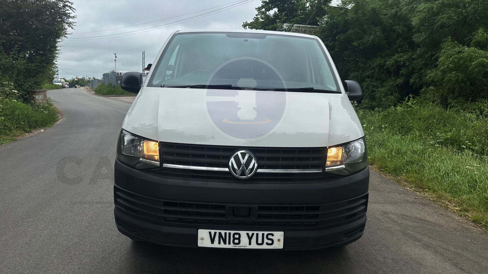 VOLKSWAGEN TRANSPORTER T30 *LWB - PANEL VAN* (2018 - EURO 6) 2.0 TDI 'BLUEMOTION' AUTO STOP / START - Image 4 of 41