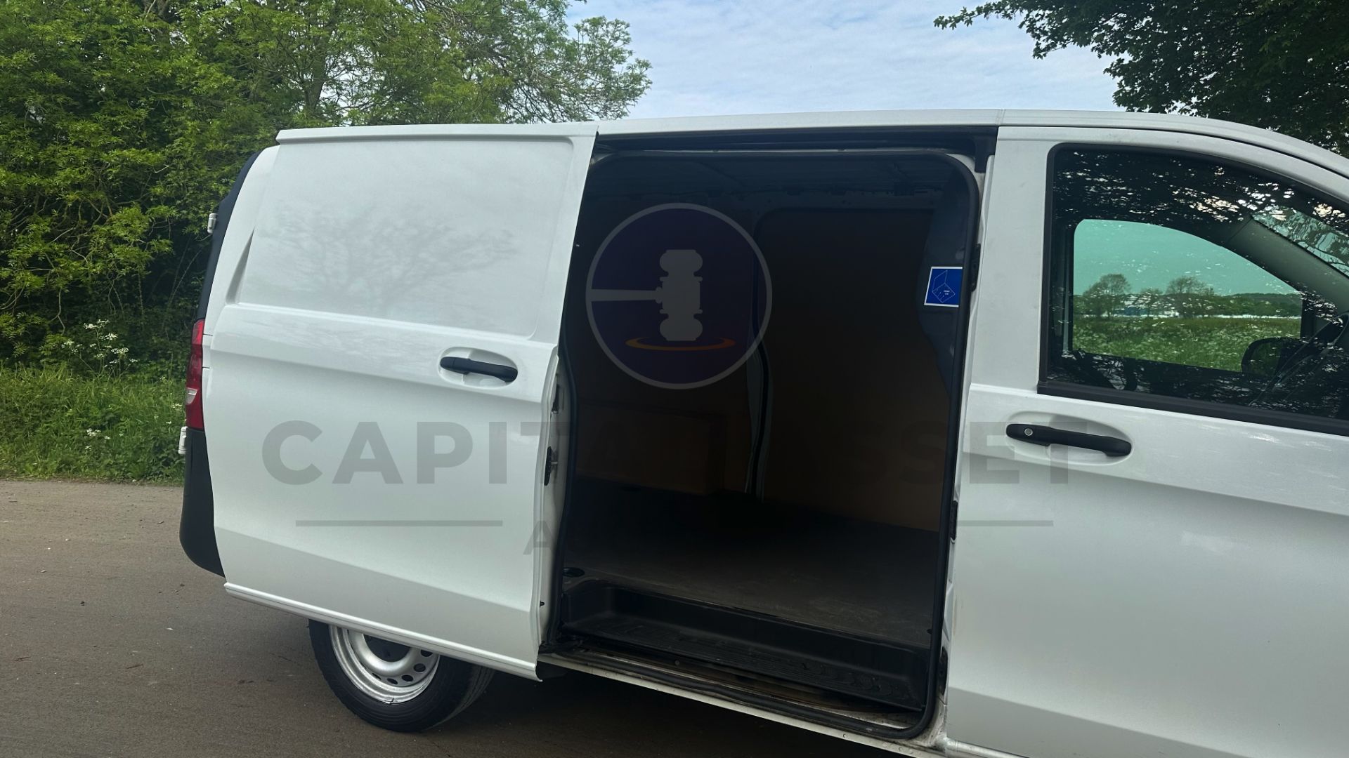 (On Sale) MERCEDES-BENZ VITO 111 CDI *LWB - PANEL VAN* (2018 - EURO 6) 113 BHP - 6 SPEED (1 OWNER) - Image 29 of 46