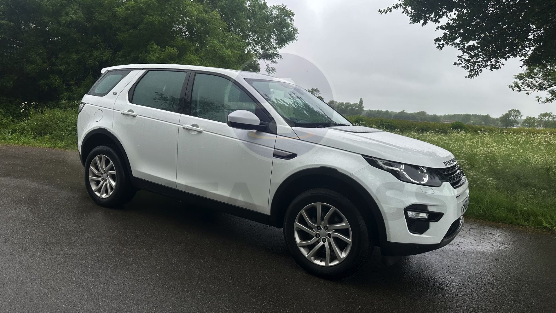 (On Sale) LAND ROVER DISCOVERY SPORT *SE TECH* 7 SEATER (66 REG - EURO 6) 2.0 TD4 - AUTO *HUGE SPEC* - Image 2 of 48