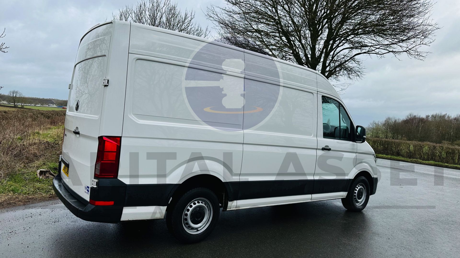 VOLKSWAGEN CRAFTER CR35 *MWB REFRIGERATED VAN* (2019 - EURO 6) 2.0 TDI - 6 SPEED (1 OWNER) - Image 13 of 41