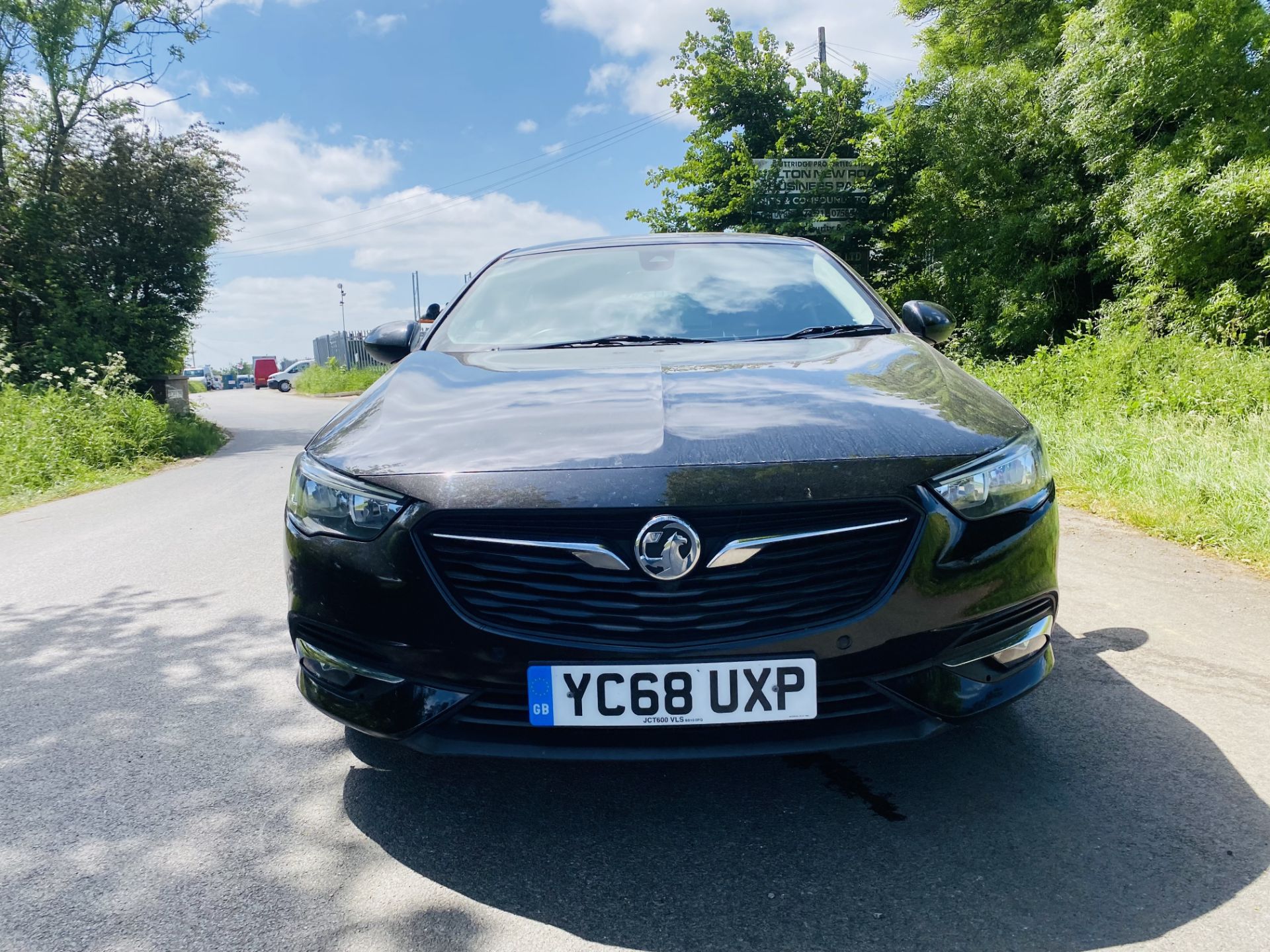 (On Sale) VAUXHALL INSIGNIA TD "SRI - GRAND SPORT" ECOTEC (2019 MODEL) 1 OWNER FSH - SAT NAV -EURO 6 - Image 3 of 27