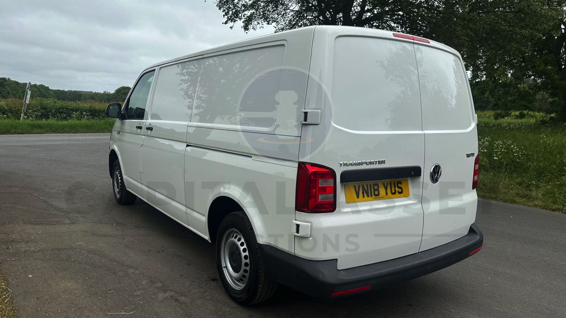 VOLKSWAGEN TRANSPORTER T30 *LWB - PANEL VAN* (2018 - EURO 6) 2.0 TDI 'BLUEMOTION' AUTO STOP / START - Image 10 of 41