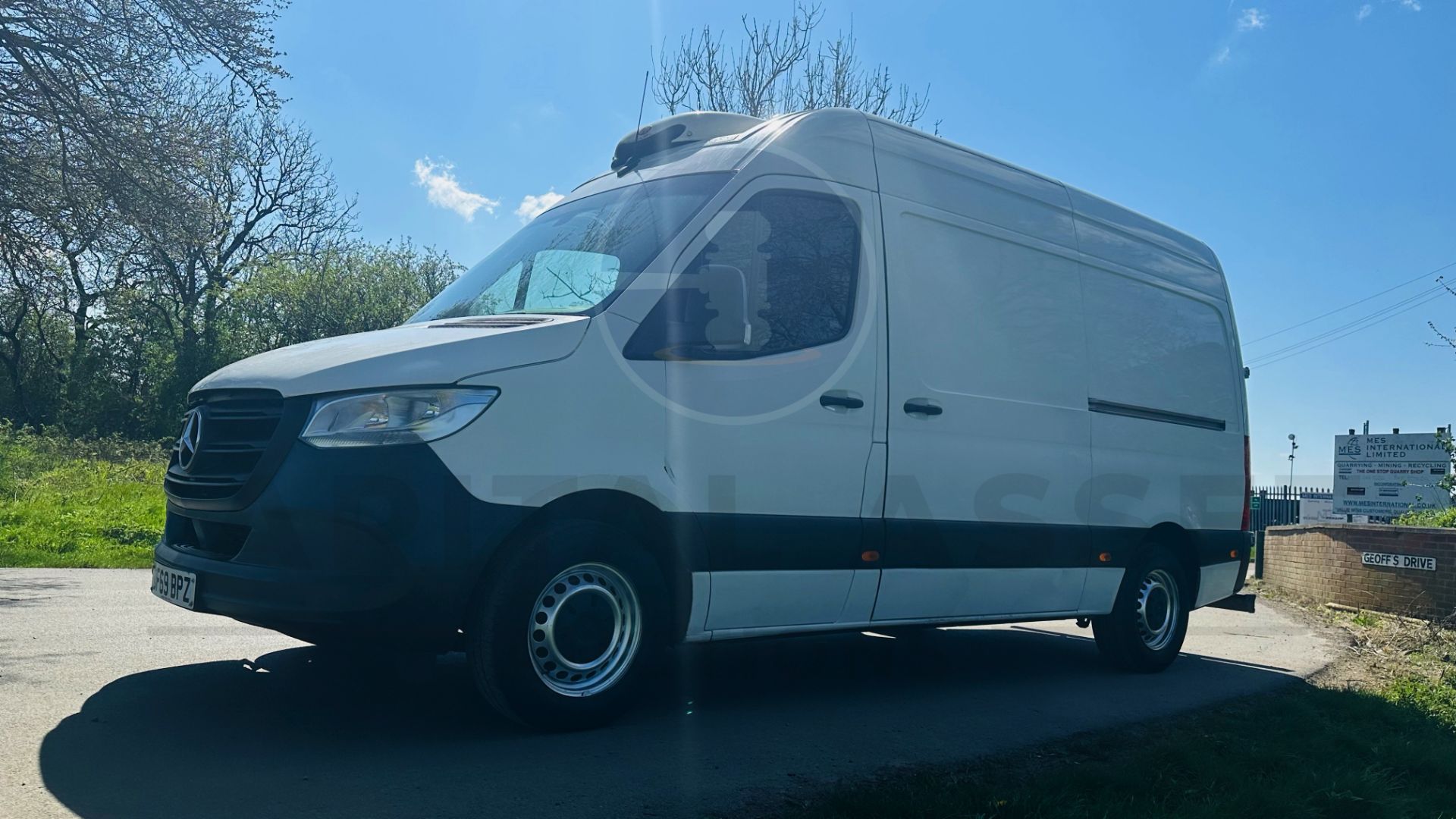 (On Sale) MERCEDES-BENZ SPRINTER 316 CDI *MWB - REFRIGERATED VAN* (69 REG -EURO 6) 160 BHP - 6 SPEED - Image 3 of 47