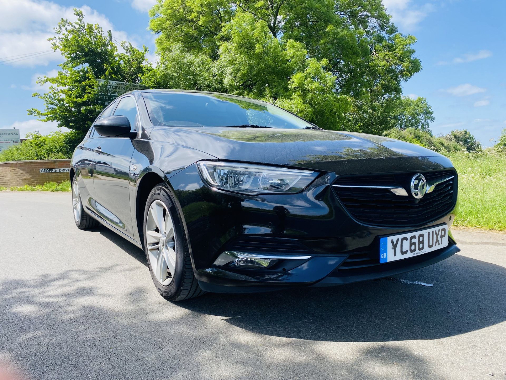 (On Sale) VAUXHALL INSIGNIA TD "SRI - GRAND SPORT" ECOTEC (2019 MODEL) 1 OWNER FSH - SAT NAV -EURO 6 - Image 2 of 27