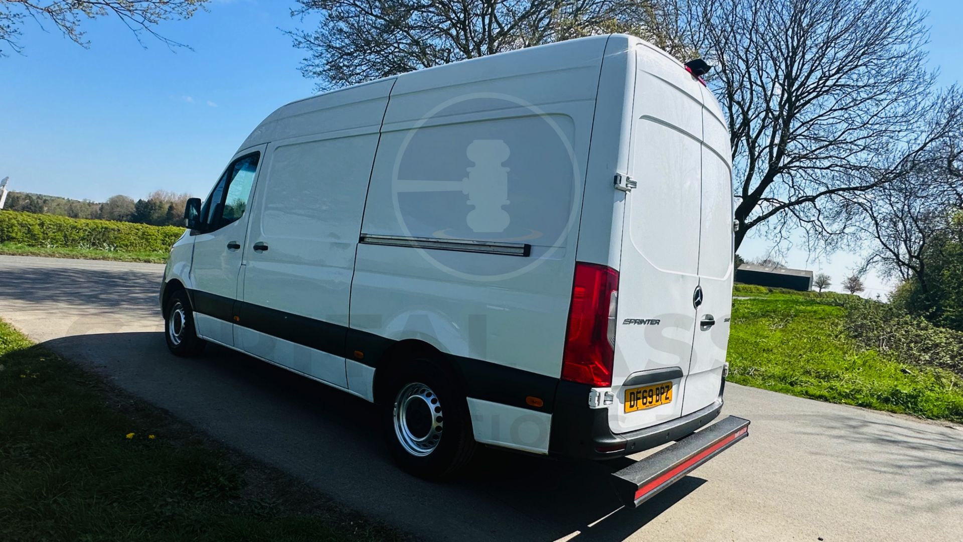 (On Sale) MERCEDES-BENZ SPRINTER 316 CDI *MWB - REFRIGERATED VAN* (69 REG -EURO 6) 160 BHP - 6 SPEED - Image 14 of 47