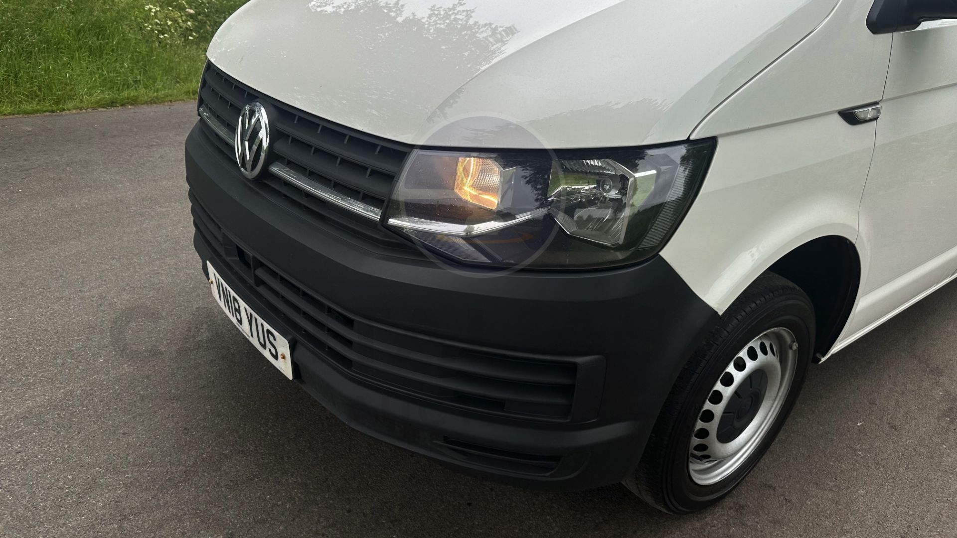 VOLKSWAGEN TRANSPORTER T30 *LWB - PANEL VAN* (2018 - EURO 6) 2.0 TDI 'BLUEMOTION' AUTO STOP / START - Image 16 of 41