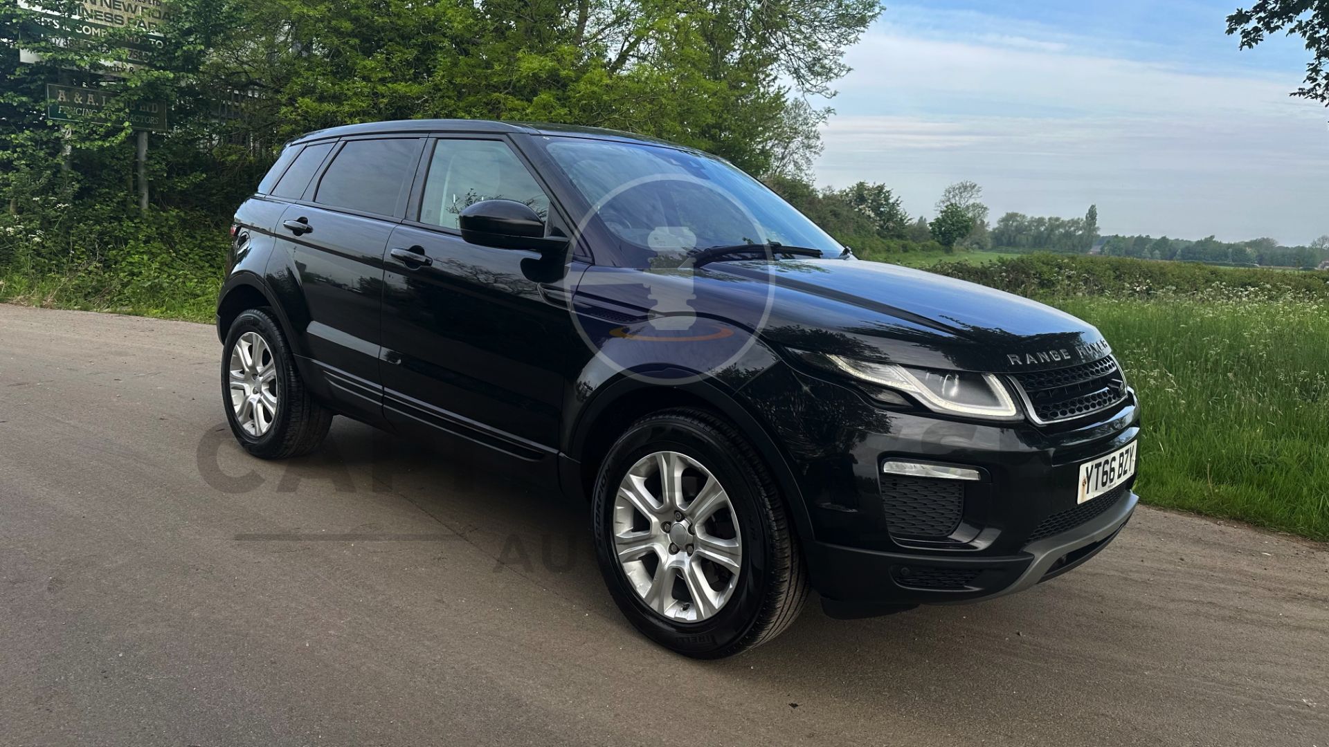 (On Sale) RANGE ROVER EVOQUE *SE TECH* 5 DOOR (66 REG - EURO 6) 2.0 TD4 - AUTOMATIC *HUGE SPEC* - Image 3 of 54