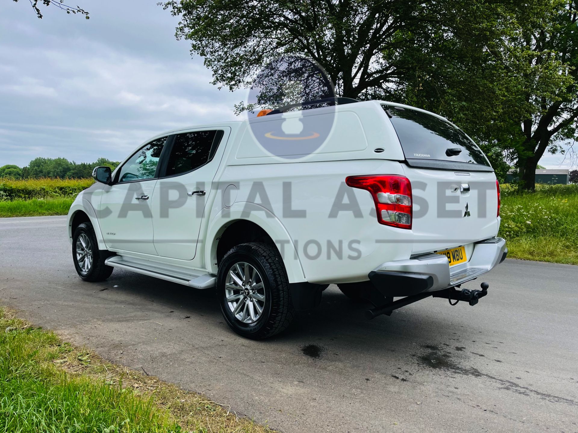 MITSUBISHI L200 "WARRIOR" 2.4DI-D AUTO D/C PICK UP (19 REG) 1 OWNER - LEATHER-EURO 6-NAV-REAR CAMERA - Image 9 of 31