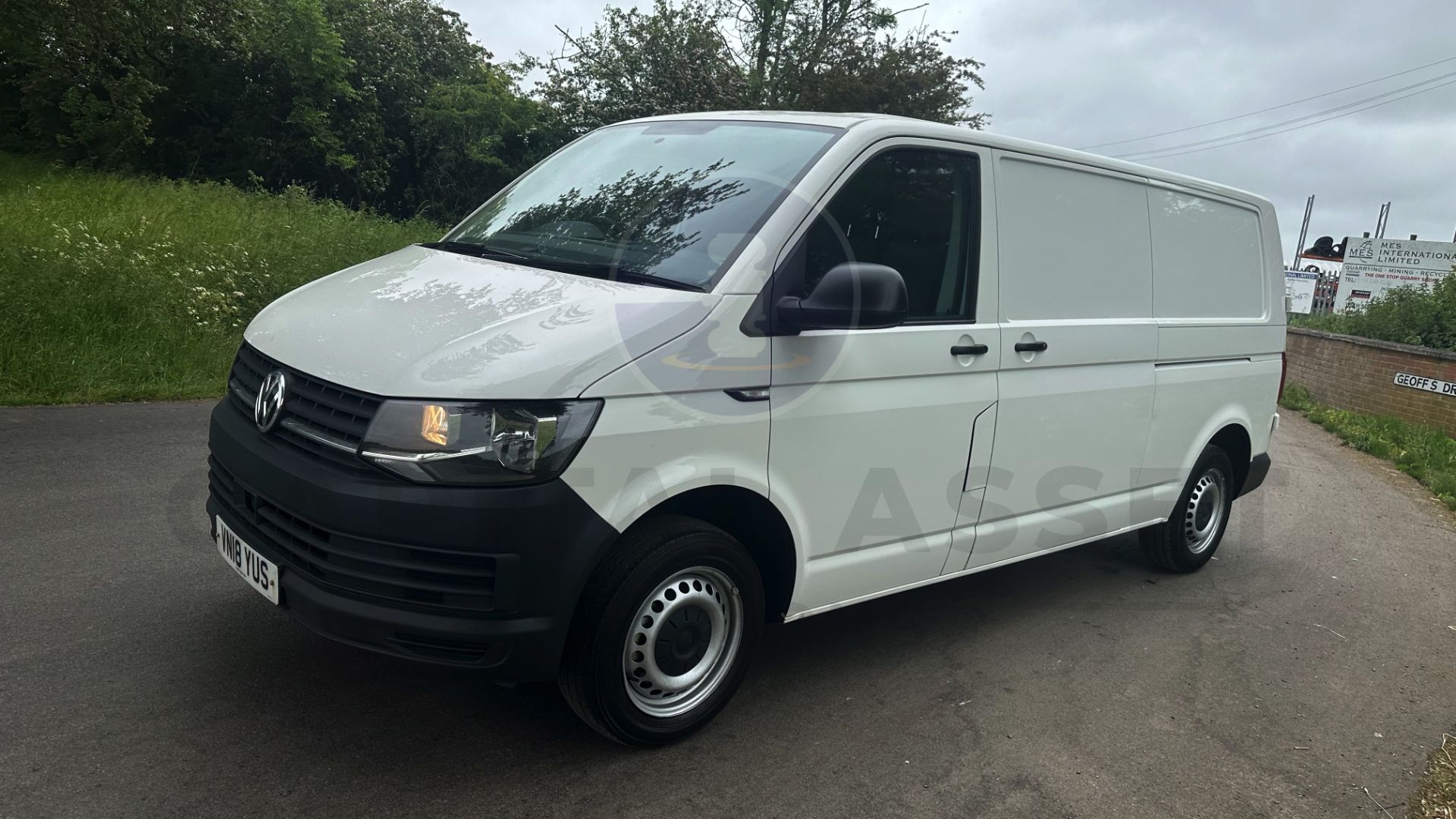 VOLKSWAGEN TRANSPORTER T30 *LWB - PANEL VAN* (2018 - EURO 6) 2.0 TDI 'BLUEMOTION' AUTO STOP / START - Image 6 of 41