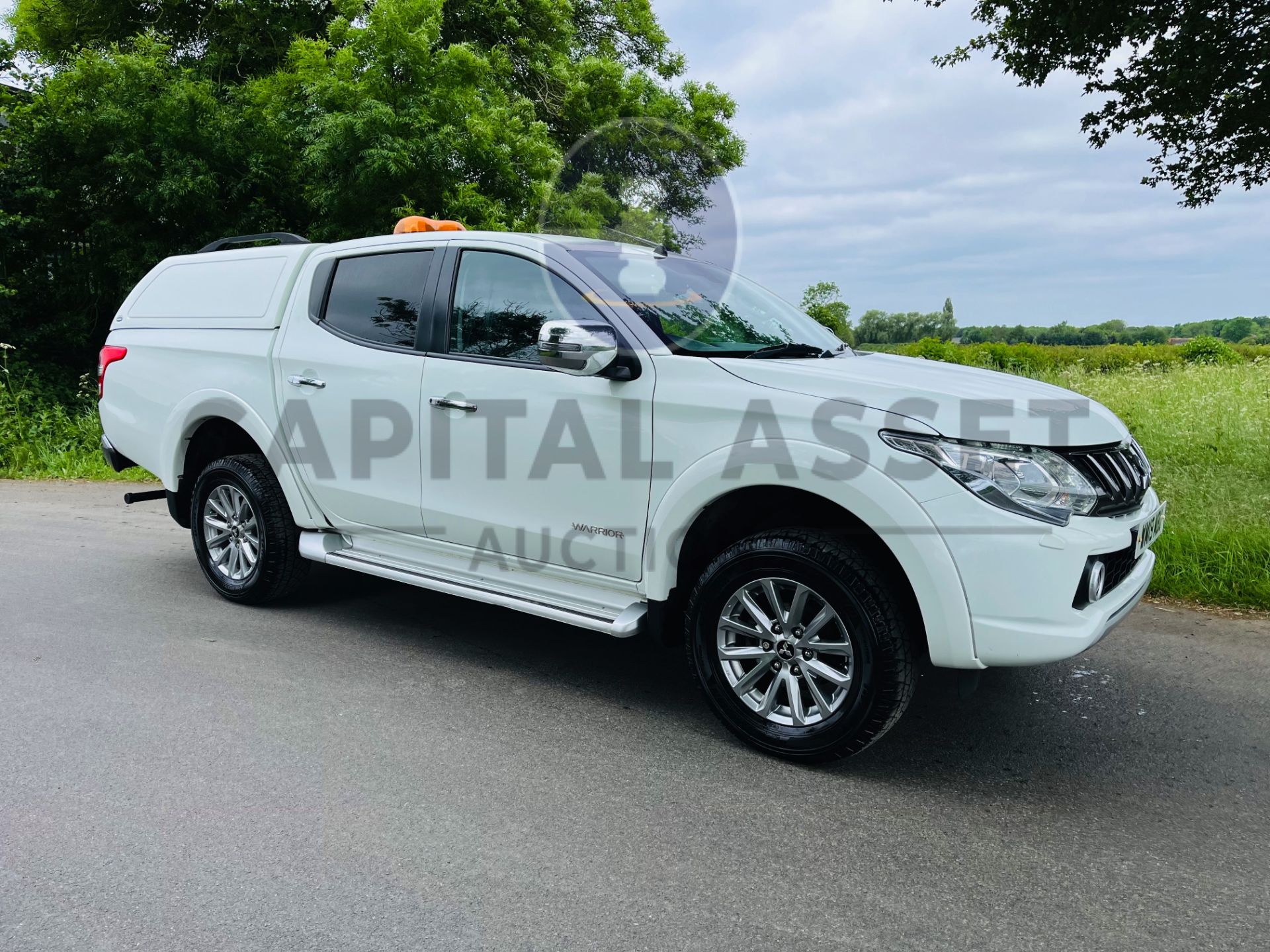 MITSUBISHI L200 "WARRIOR" 2.4DI-D AUTO D/C PICK UP (19 REG) 1 OWNER - LEATHER-EURO 6-NAV-REAR CAMERA - Image 2 of 31