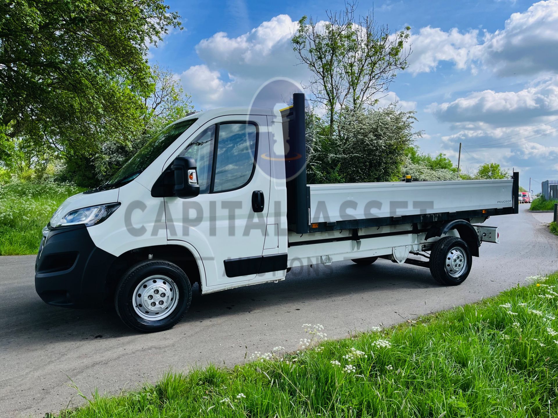 PEUGEOT BOXER 335 *LWB - DROPSIDE* (2021 - EURO 6) 2.2 BLUE HDI - 6 SPEED *LOW MILEAGE* (1 OWNER) - Image 7 of 24