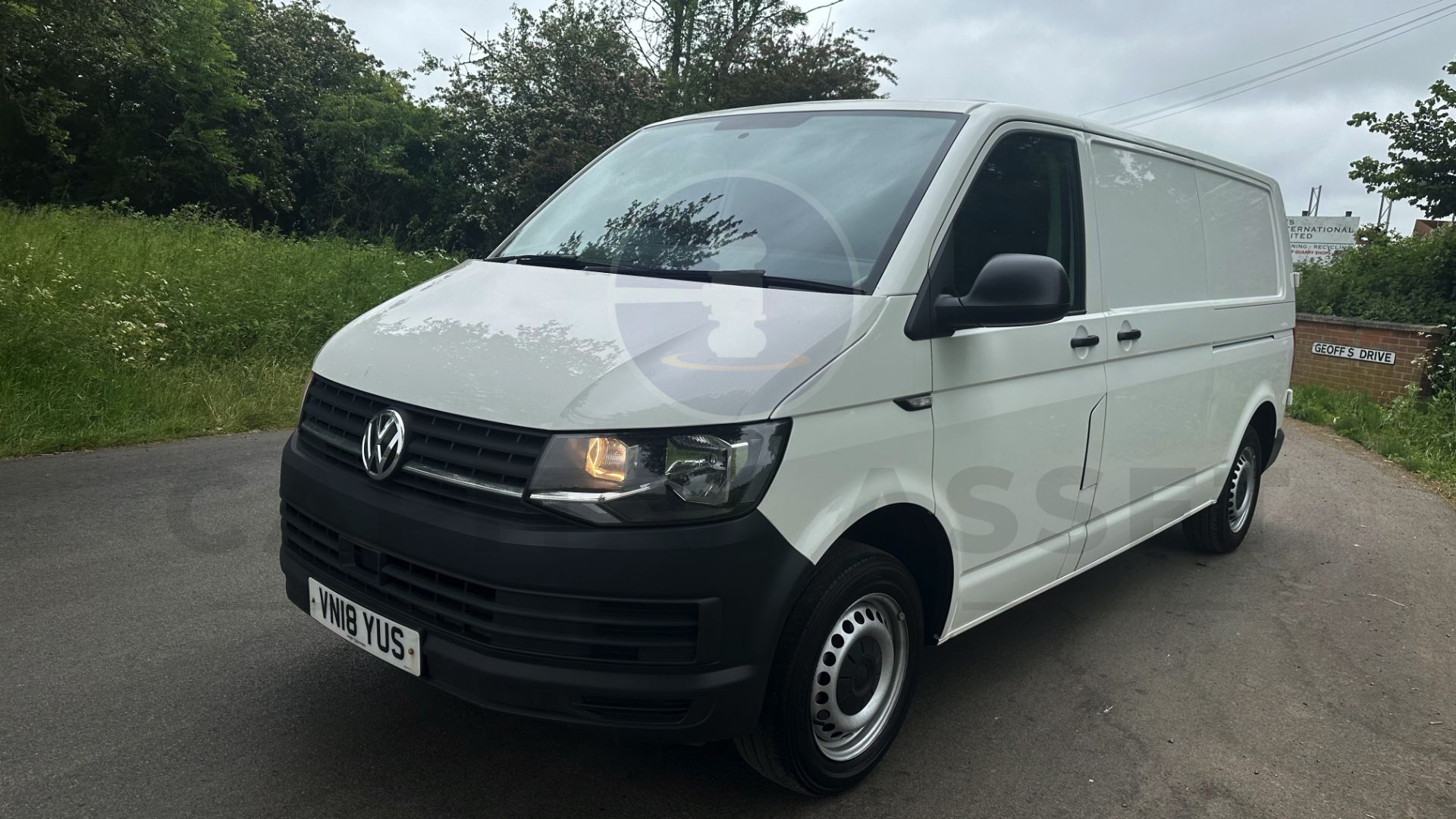 VOLKSWAGEN TRANSPORTER T30 *LWB - PANEL VAN* (2018 - EURO 6) 2.0 TDI 'BLUEMOTION' AUTO STOP / START - Image 5 of 41