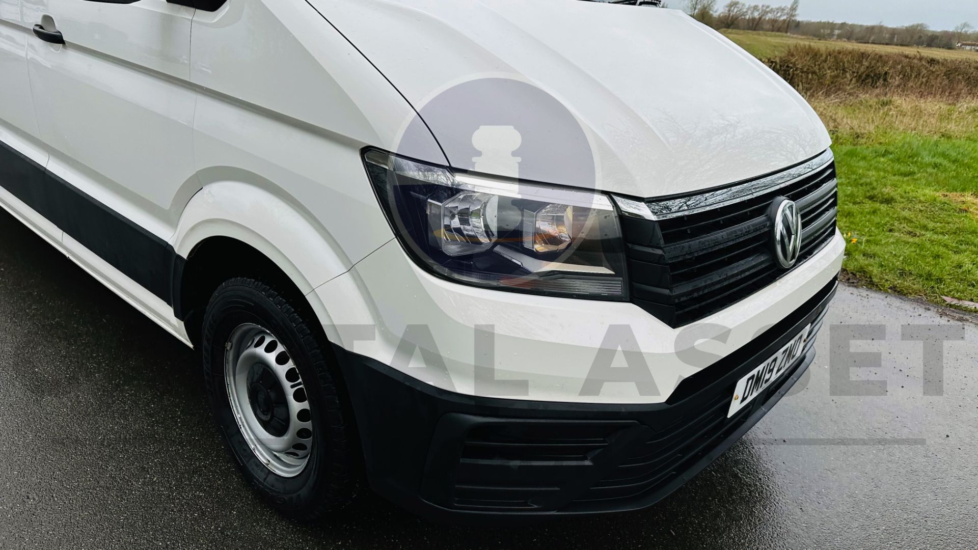 VOLKSWAGEN CRAFTER CR35 *MWB REFRIGERATED VAN* (2019 - EURO 6) 2.0 TDI - 6 SPEED (1 OWNER) - Image 15 of 41