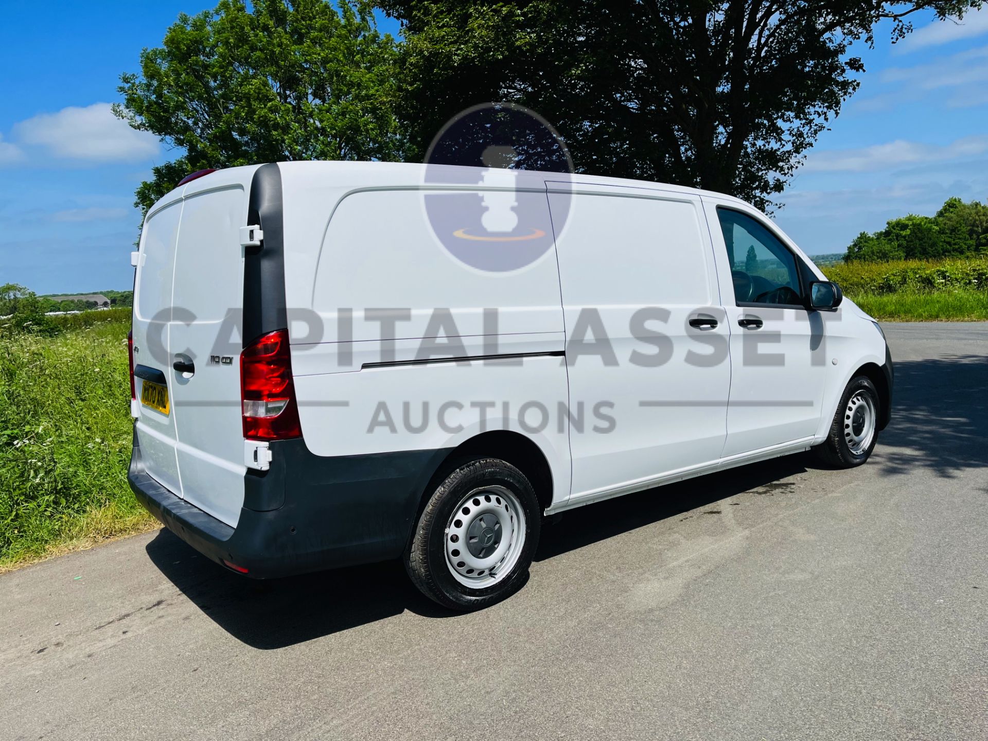 MERCEDES VITO CDI "PURE" LWB (2021 MODEL) 1 OWNER FSH - EURO 6 - START / STOP - TWIN SIDE DOORS - Image 11 of 27