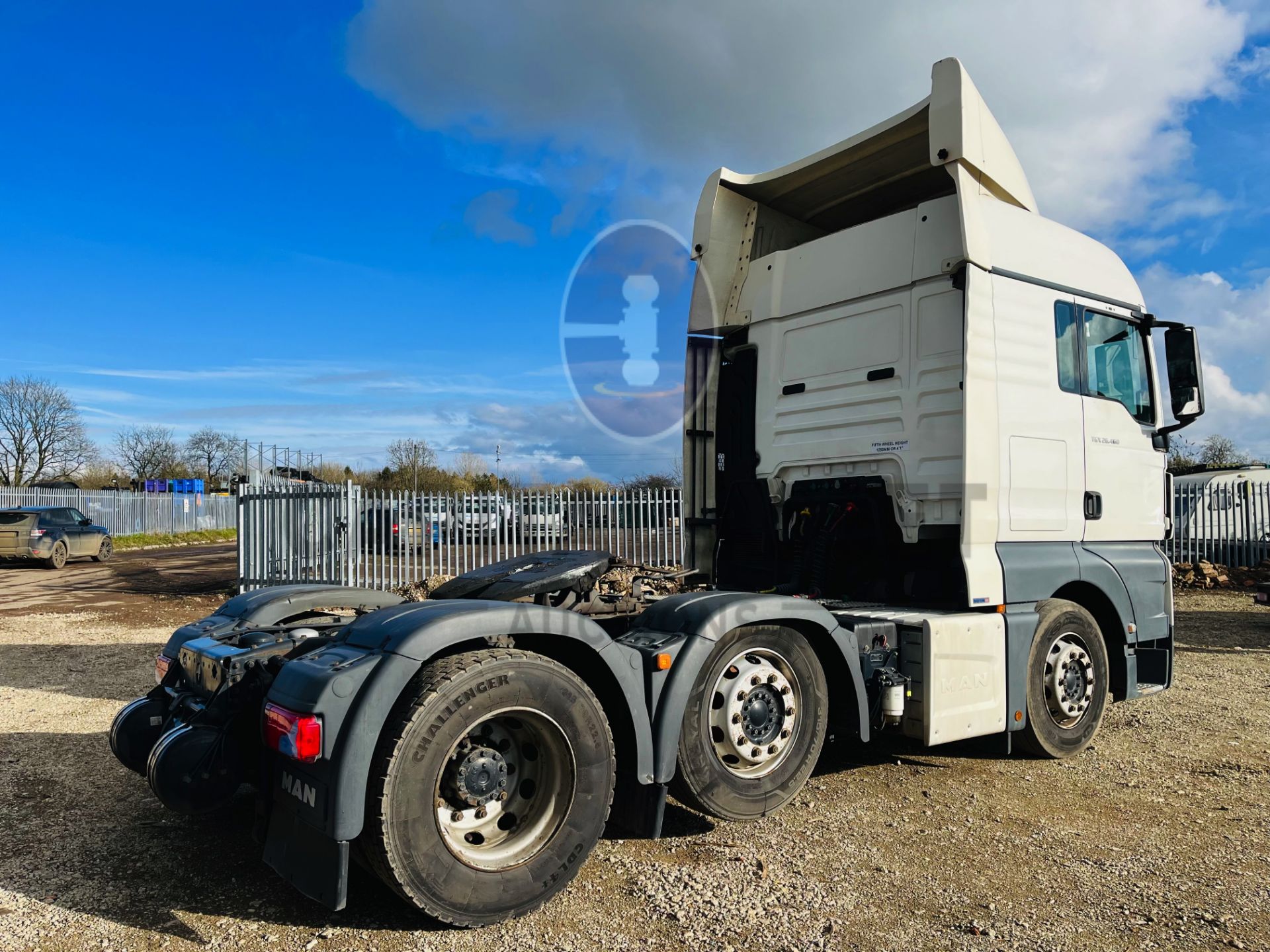 MAN TGX 26.460XLX SLEEPER CAB TRACTOR UNIT (18 REG) EURO 6 - 1 OWNER - AIR CON - Image 9 of 20