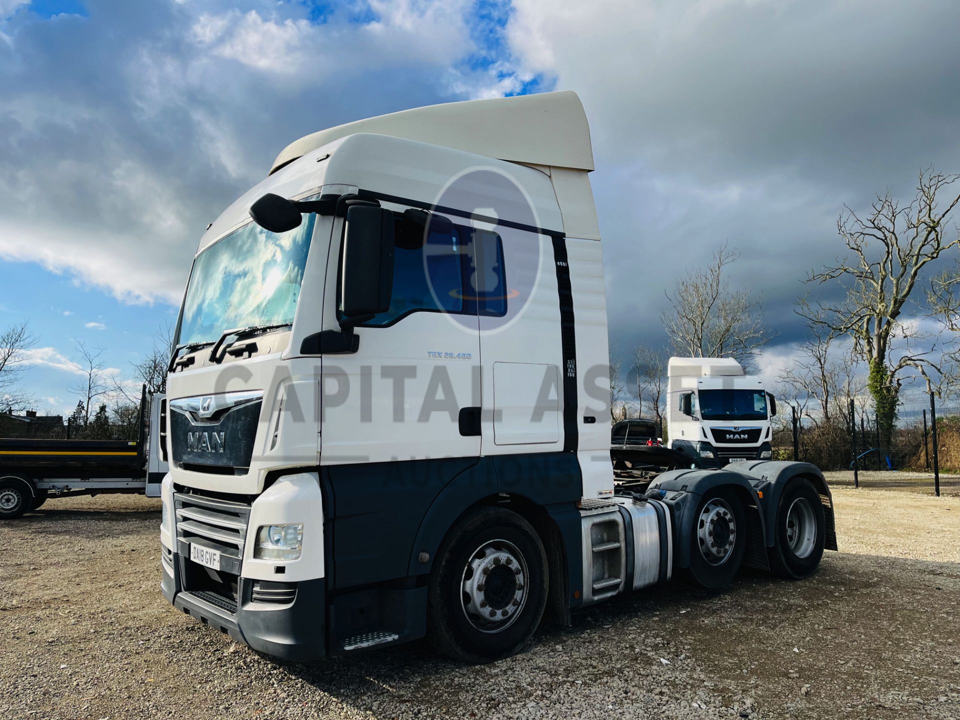 MAN TGX 26.460XLX SLEEPER CAB TRACTOR UNIT (18 REG) EURO 6 - 1 OWNER - AIR CON - Image 5 of 20