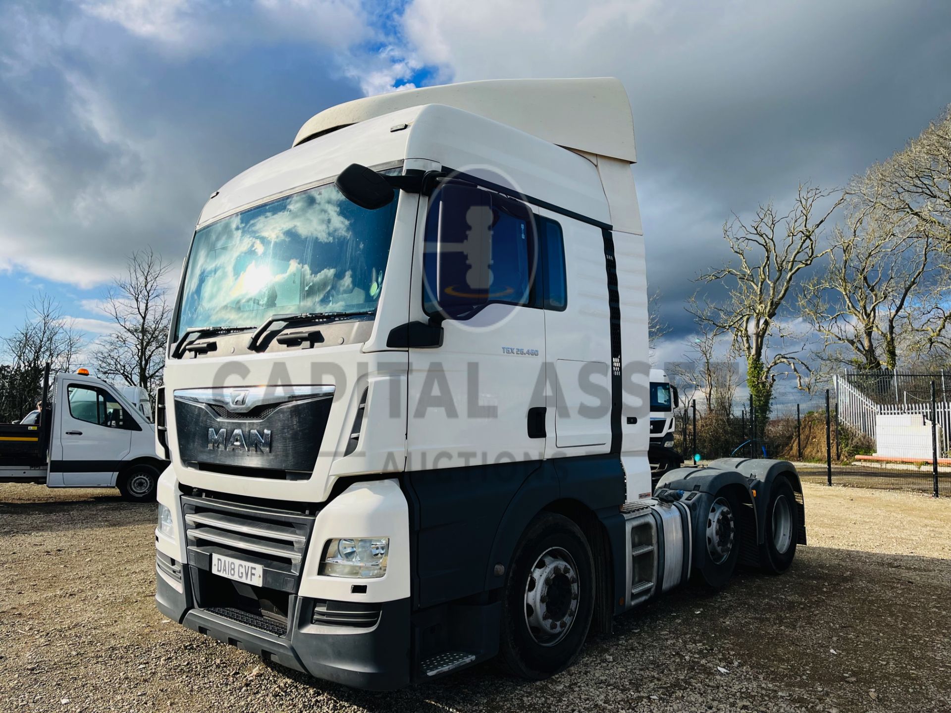 MAN TGX 26.460XLX SLEEPER CAB TRACTOR UNIT (18 REG) EURO 6 - 1 OWNER - AIR CON - Image 4 of 20