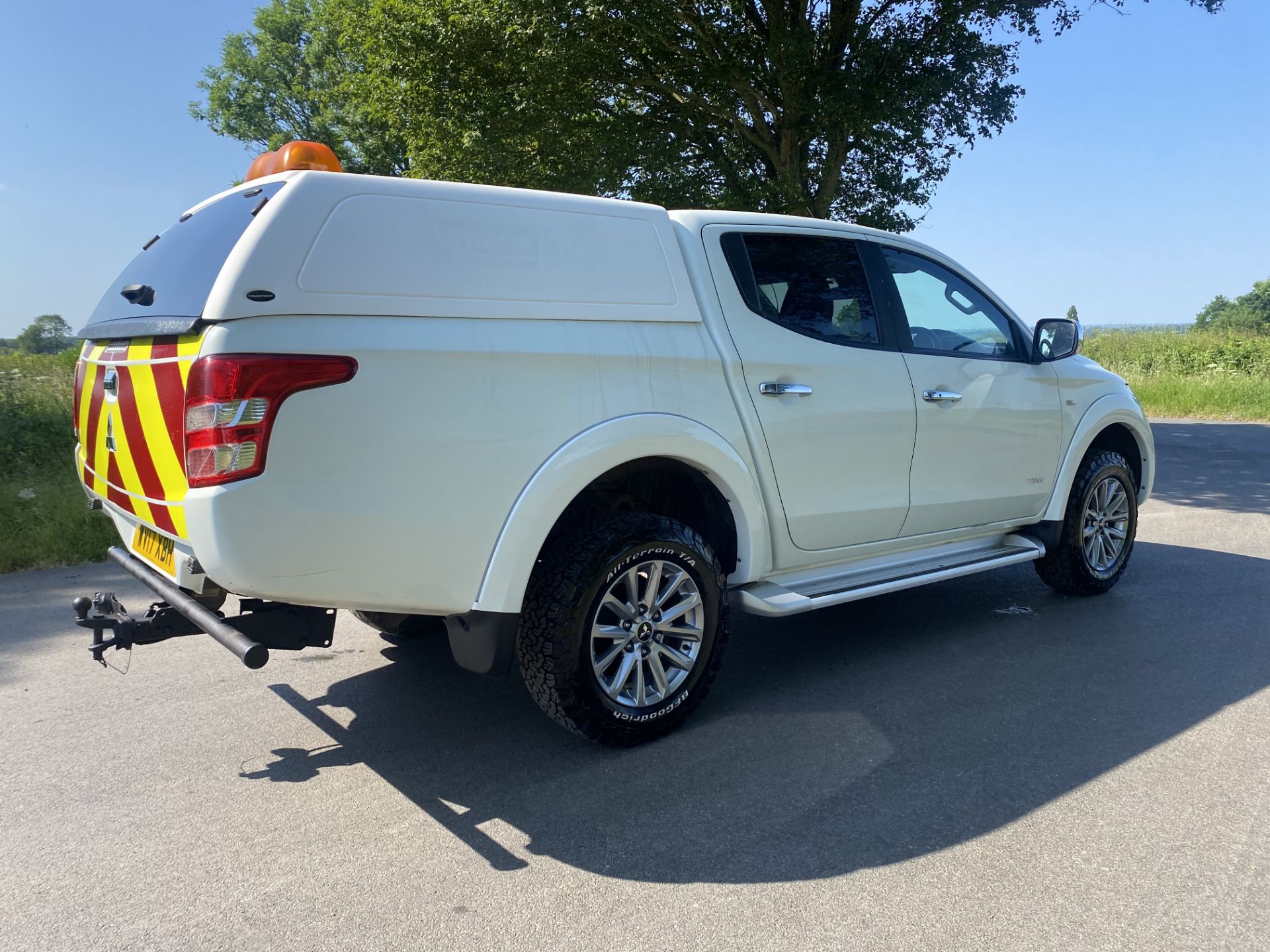 (On Sale) MITSUBISHI L200 "TITAN" D/CAB PICK UP (17 REG) NEW SHAPE - 1 OWNER - REAR CANOPY - AIR CON - Image 7 of 28