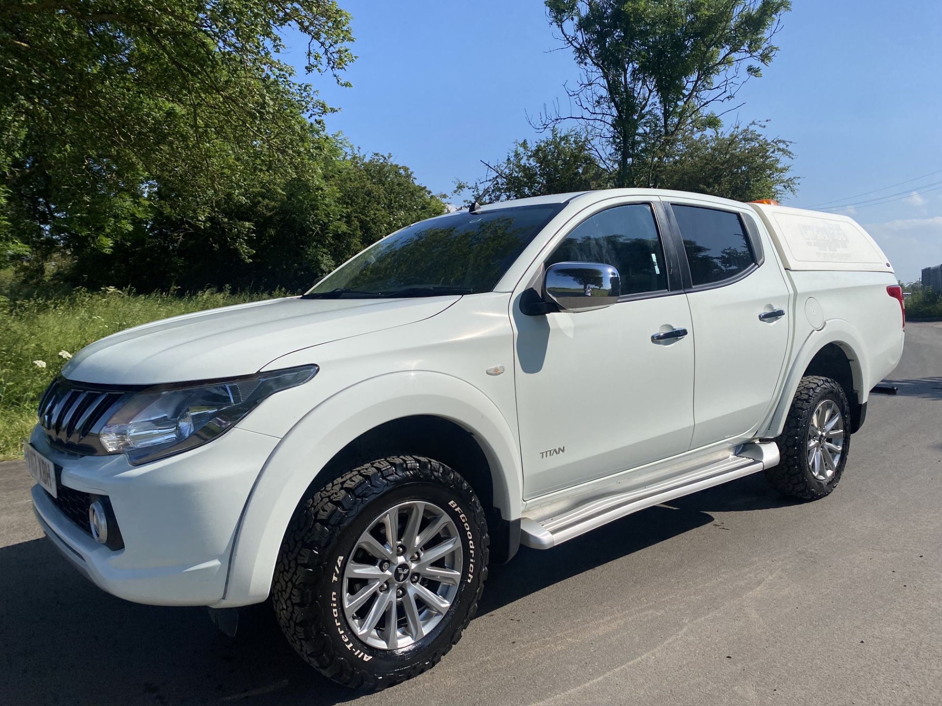 (On Sale) MITSUBISHI L200 "TITAN" D/CAB PICK UP (17 REG) NEW SHAPE - 1 OWNER - REAR CANOPY - AIR CON - Image 4 of 28