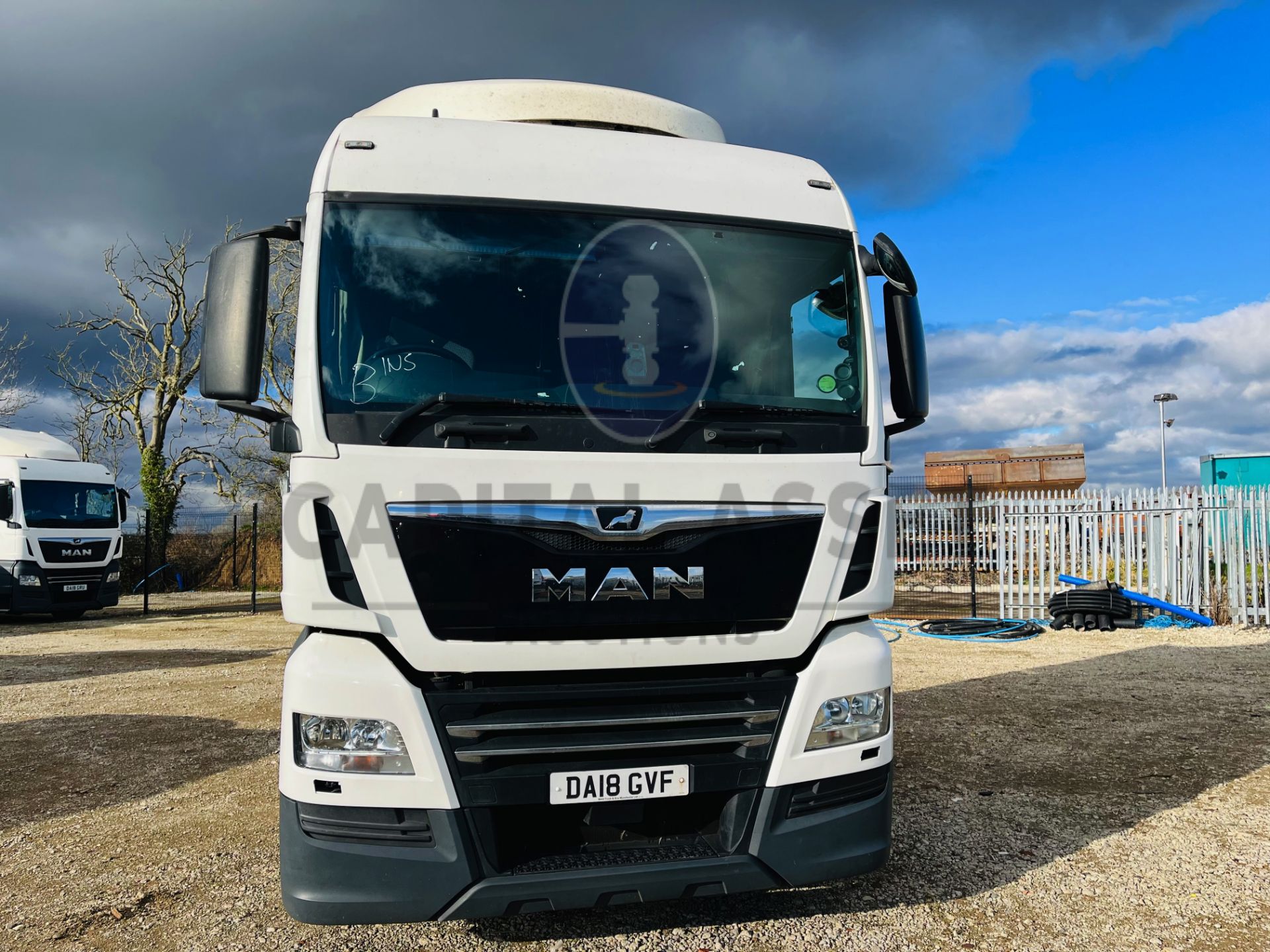 MAN TGX 26.460XLX SLEEPER CAB TRACTOR UNIT (18 REG) EURO 6 - 1 OWNER - AIR CON - Image 3 of 20