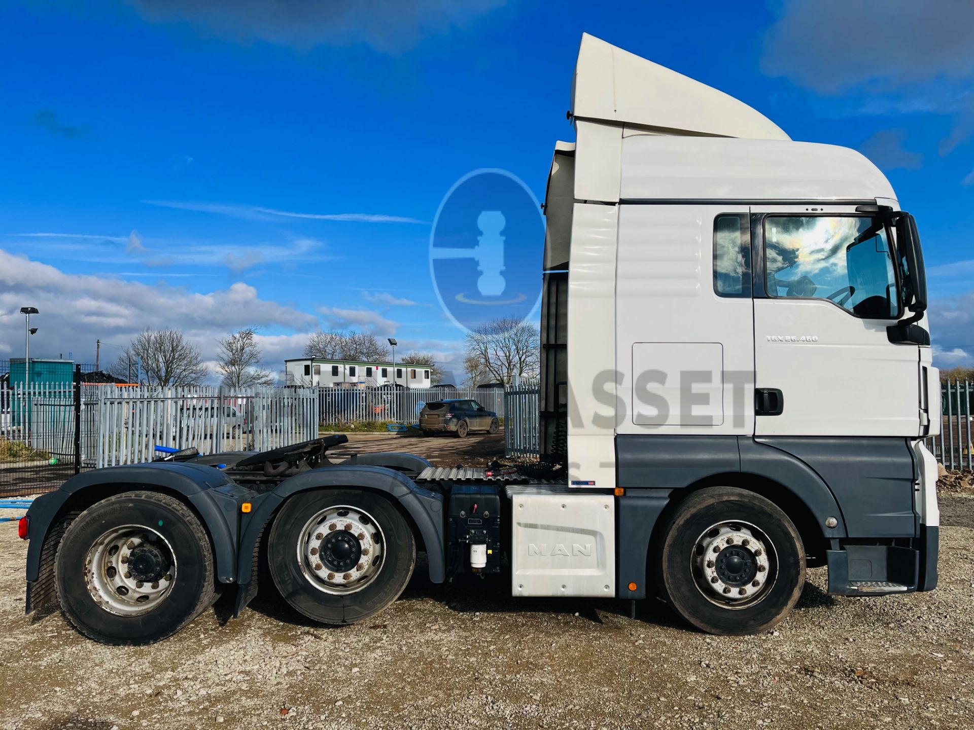 MAN TGX 26.460XLX SLEEPER CAB TRACTOR UNIT (18 REG) EURO 6 - 1 OWNER - AIR CON - Image 10 of 20