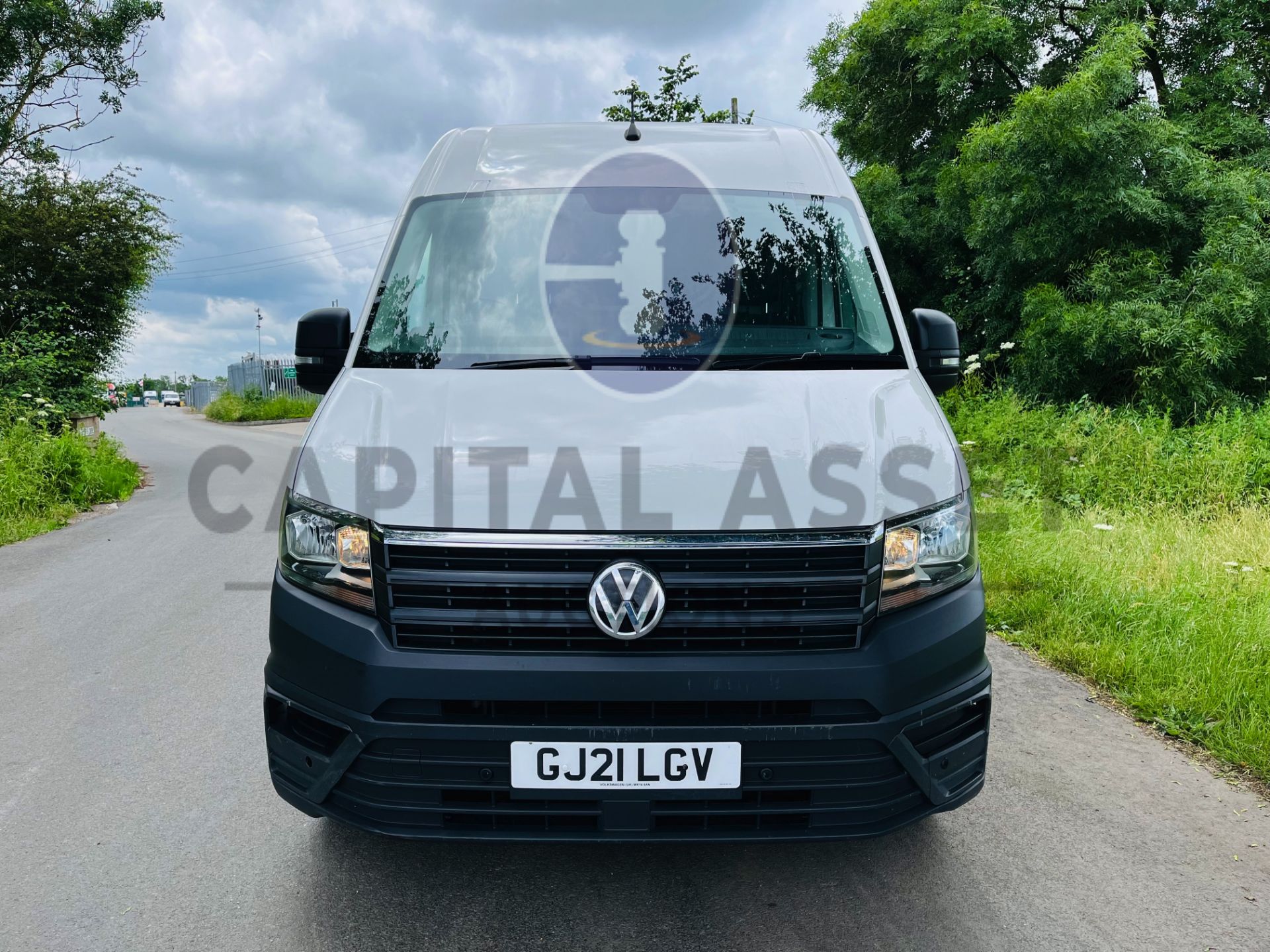 VOLKSWAGEN CRAFTER 2.0TDI "TRENDLINE" CR35 LWB (21 REG) 1 OWNER - AIR CON - CRUISE - EURO 6 (140BHP) - Image 4 of 23