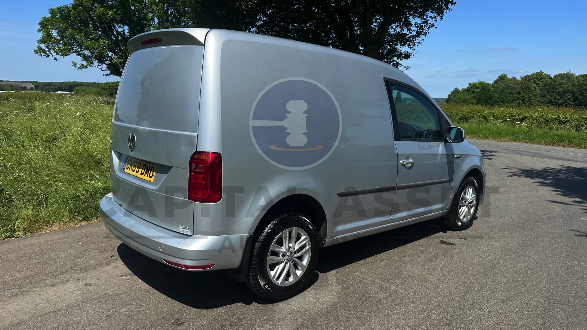 VOLKSWAGEN CADDY *HIGHLINE* PANEL VAN (2020 - EURO 6) 2.0 TDI - AUTO STOP/START *A/C & SAT NAV* - Image 12 of 43