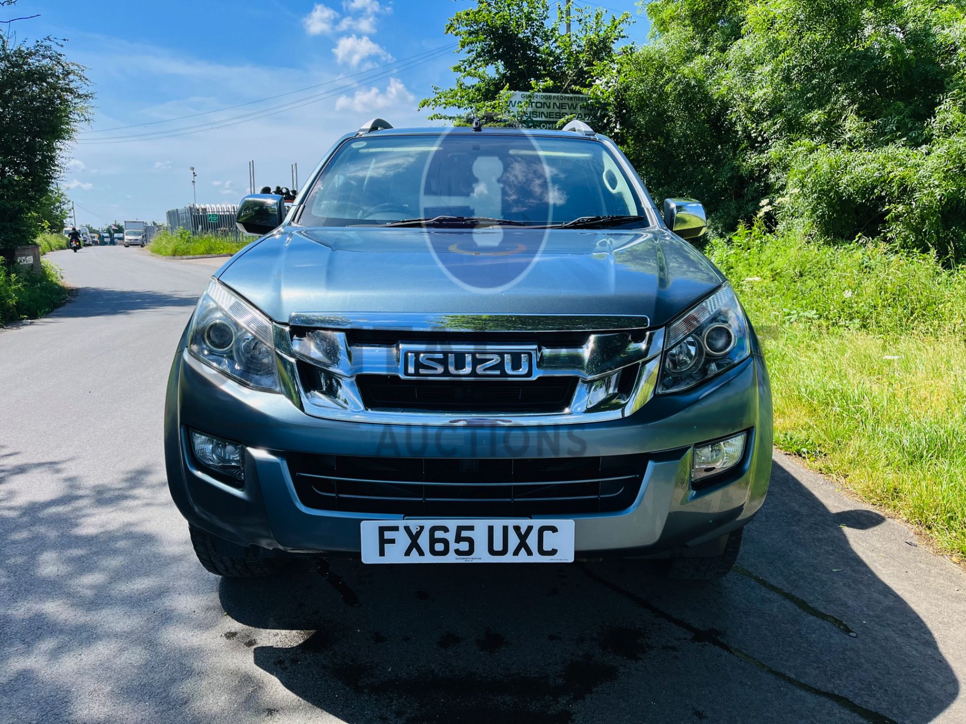 (ON SALE) ISUZU D-MAX 2.5TD "UTAH VISION" 4DR D/C PICK UP (65 REG) 1 OWNER - LEATHER - SAT NAV - - Image 4 of 24