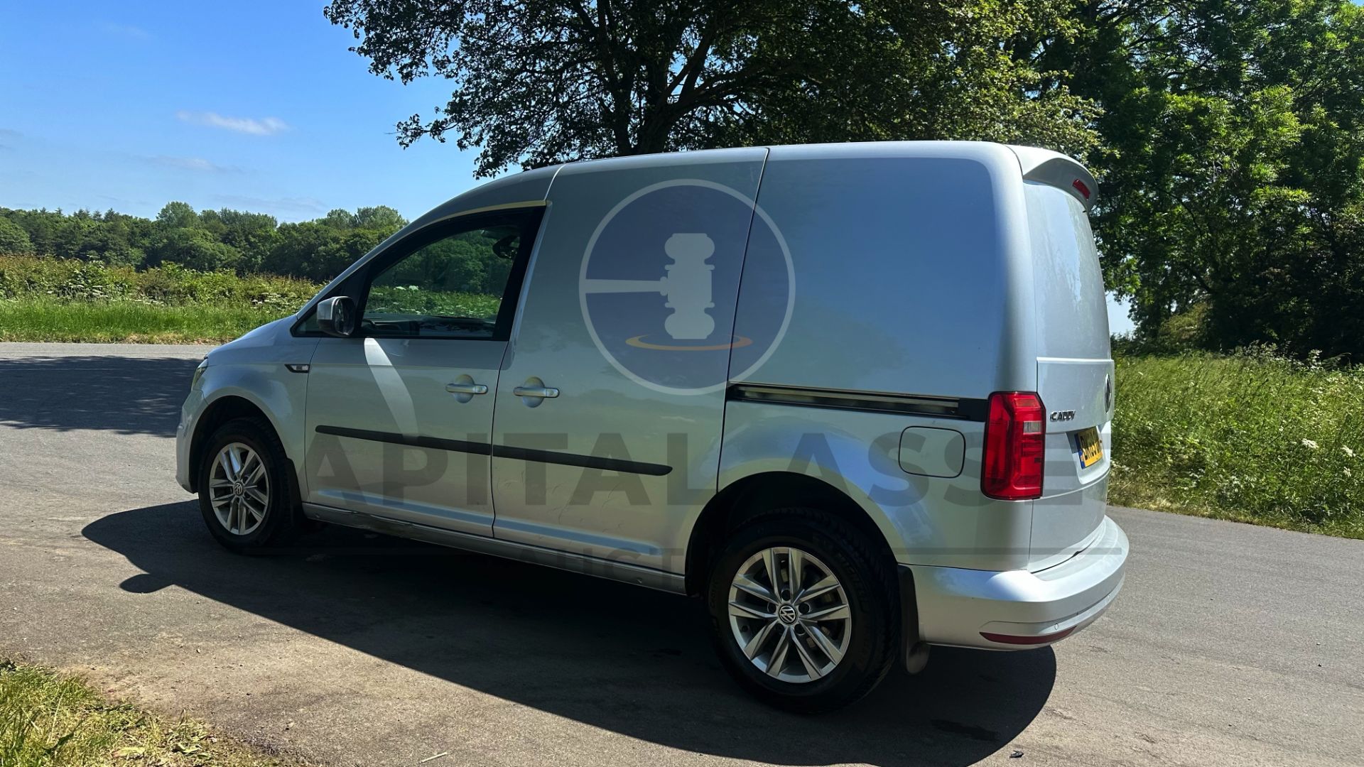 VOLKSWAGEN CADDY *HIGHLINE* PANEL VAN (2020 - EURO 6) 2.0 TDI - AUTO STOP/START *A/C & SAT NAV* - Image 9 of 43