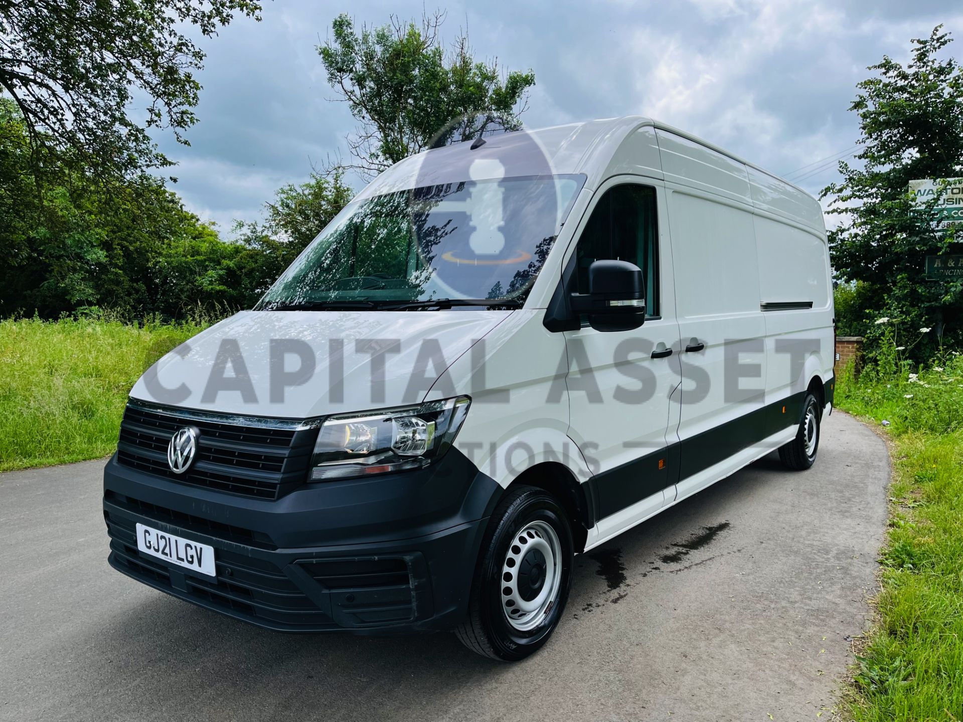 VOLKSWAGEN CRAFTER 2.0TDI "TRENDLINE" CR35 LWB (21 REG) 1 OWNER - AIR CON - CRUISE - EURO 6 (140BHP) - Image 5 of 23