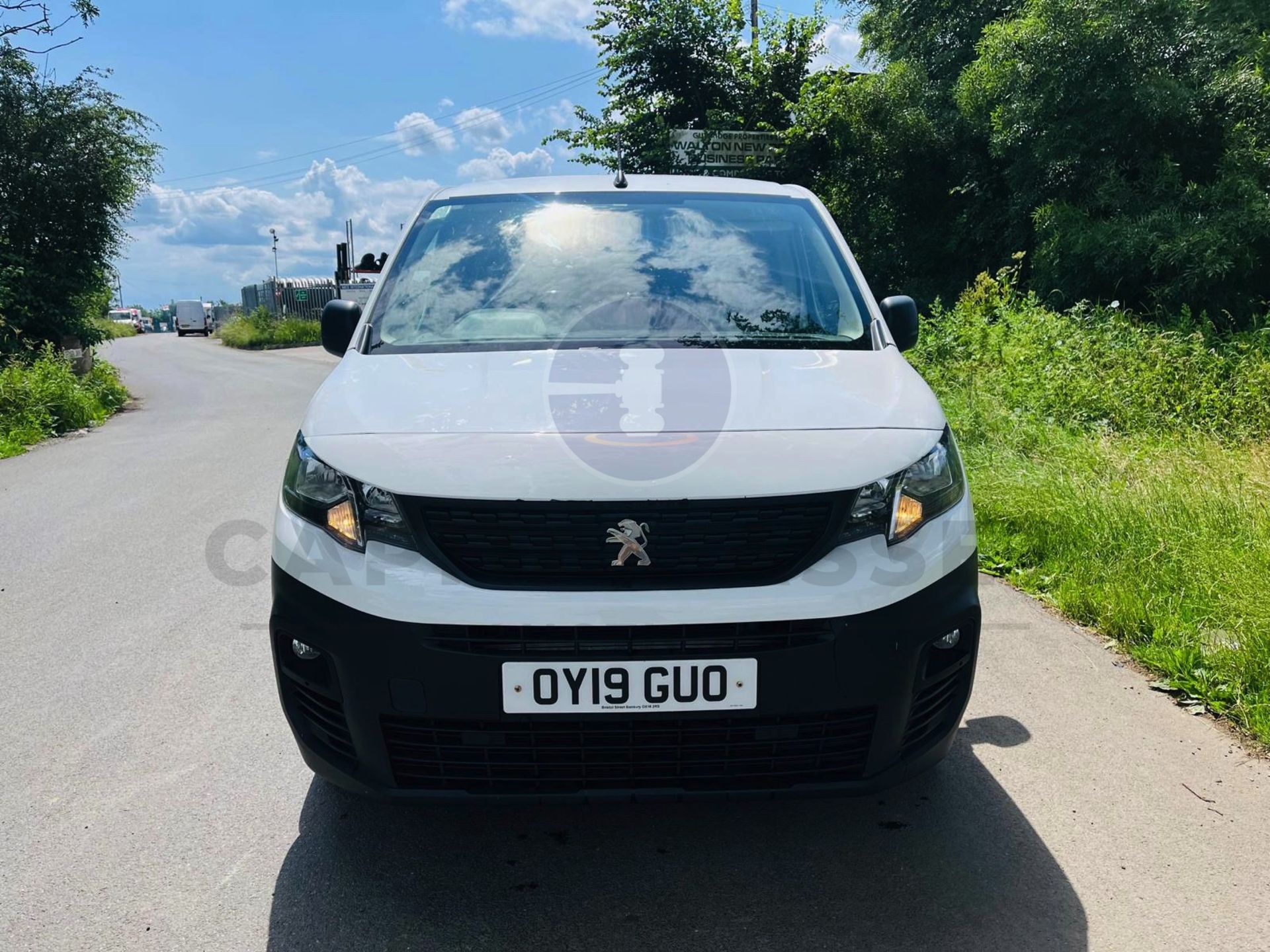 PEUGEOT PARTNER *PROFESSIONAL* LWB - 6 SEATER CREW VAN (2019 - NEW MODEL) 1.6 BLUE HDI - STOP/START - Image 3 of 27