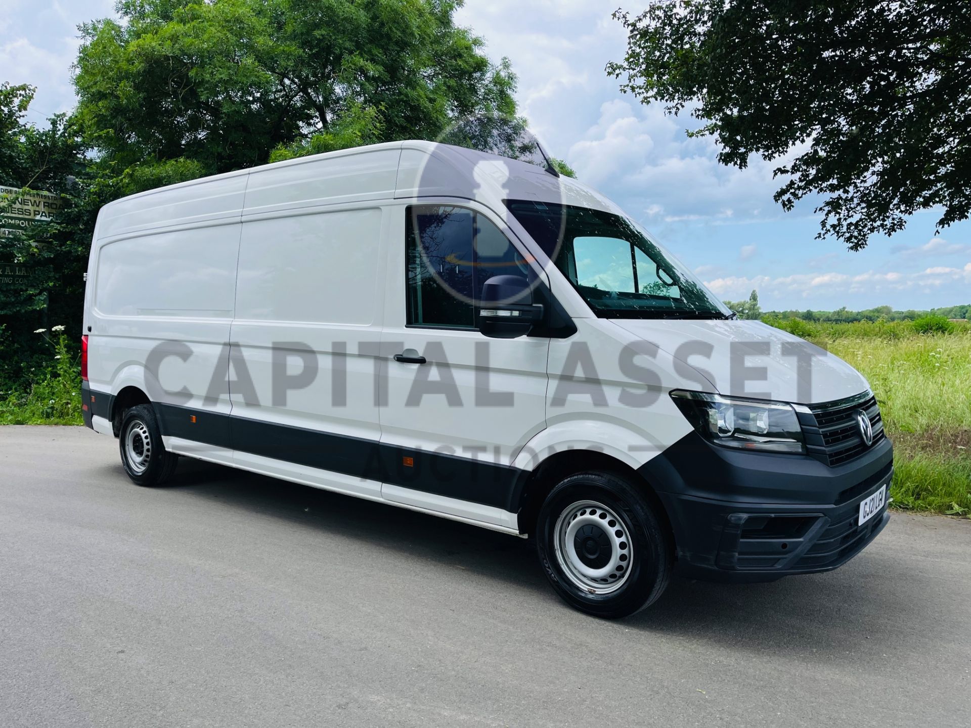 VOLKSWAGEN CRAFTER 2.0TDI "TRENDLINE" CR35 LWB (21 REG) 1 OWNER - AIR CON - CRUISE - EURO 6 (140BHP) - Image 2 of 23