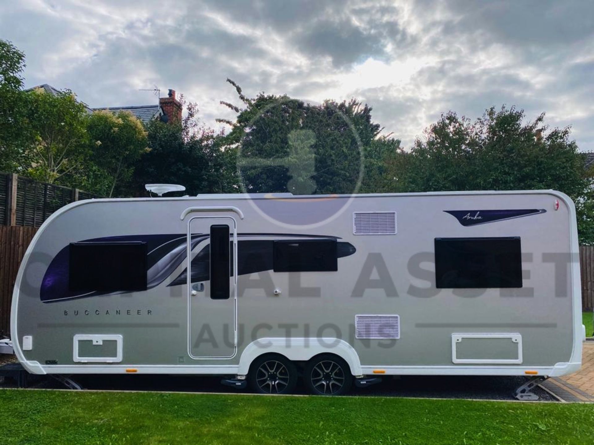 BUCCANEER ARUBA *LUXURY 6 BERTH TOURING CARAVAN* (2022 - UN-USED CONDITION) *BEAT THE 2 YEAR WAIT* - Image 13 of 14