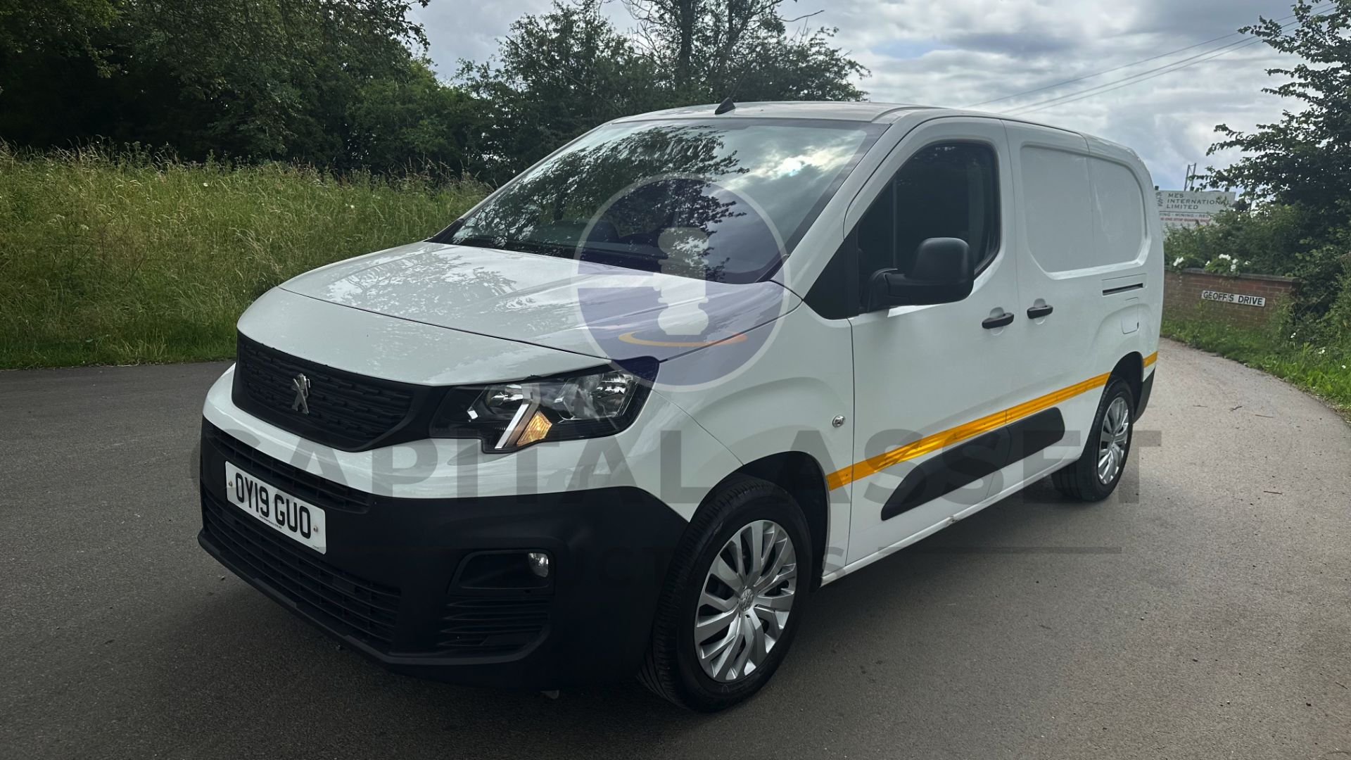 PEUGEOT PARTNER *PROFESSIONAL* LWB - 6 SEATER CREW VAN (2019 - NEW MODEL) 1.6 BLUE HDI - STOP/START - Image 5 of 40