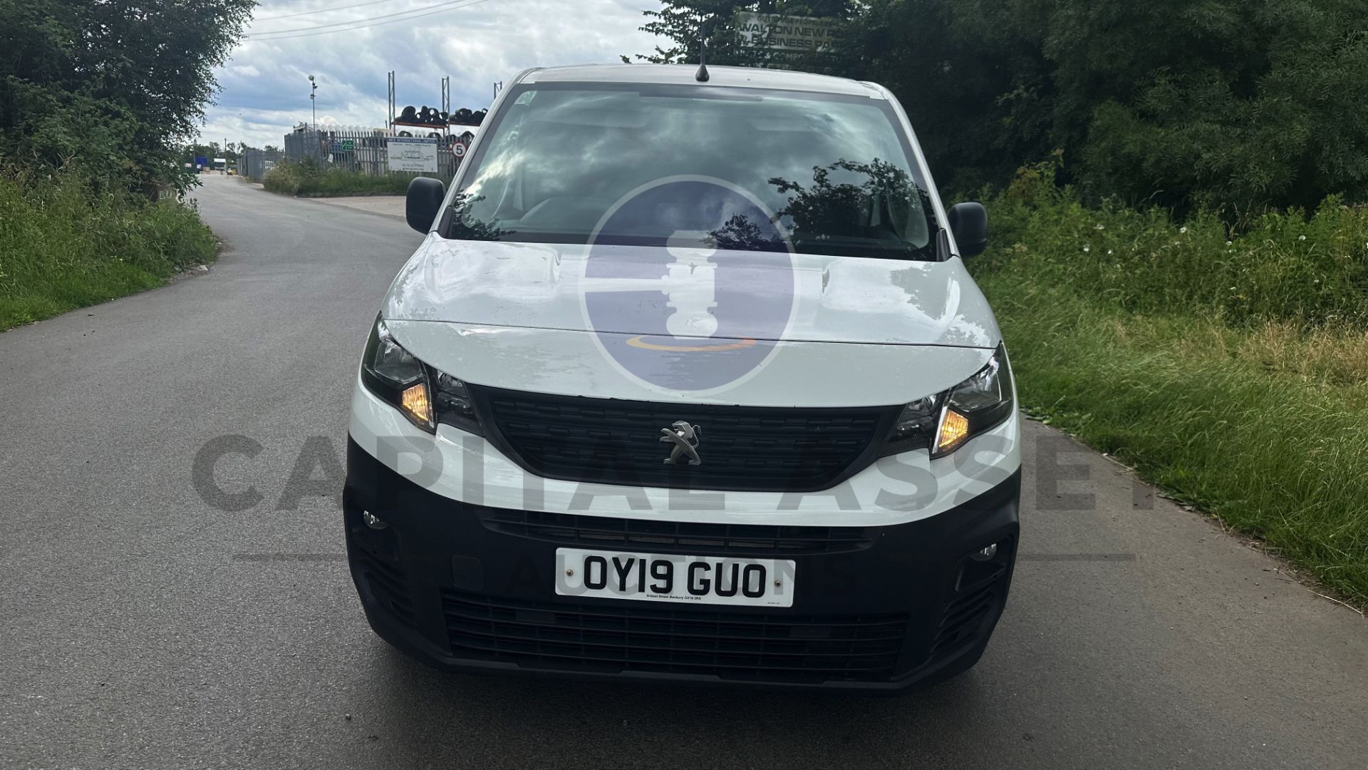 PEUGEOT PARTNER *PROFESSIONAL* LWB - 6 SEATER CREW VAN (2019 - NEW MODEL) 1.6 BLUE HDI - STOP/START - Image 4 of 40