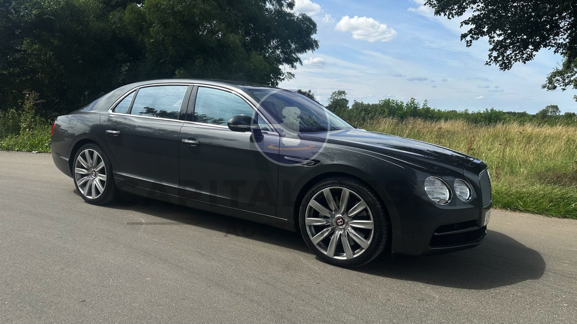 BENTLEY FLYING SPUR *LUXURY SALOON* (2015 FACELIFT MODEL) 4.0 V8 - 500 BHP - AUTO *ULTIMATE LUXURY* - Image 2 of 57