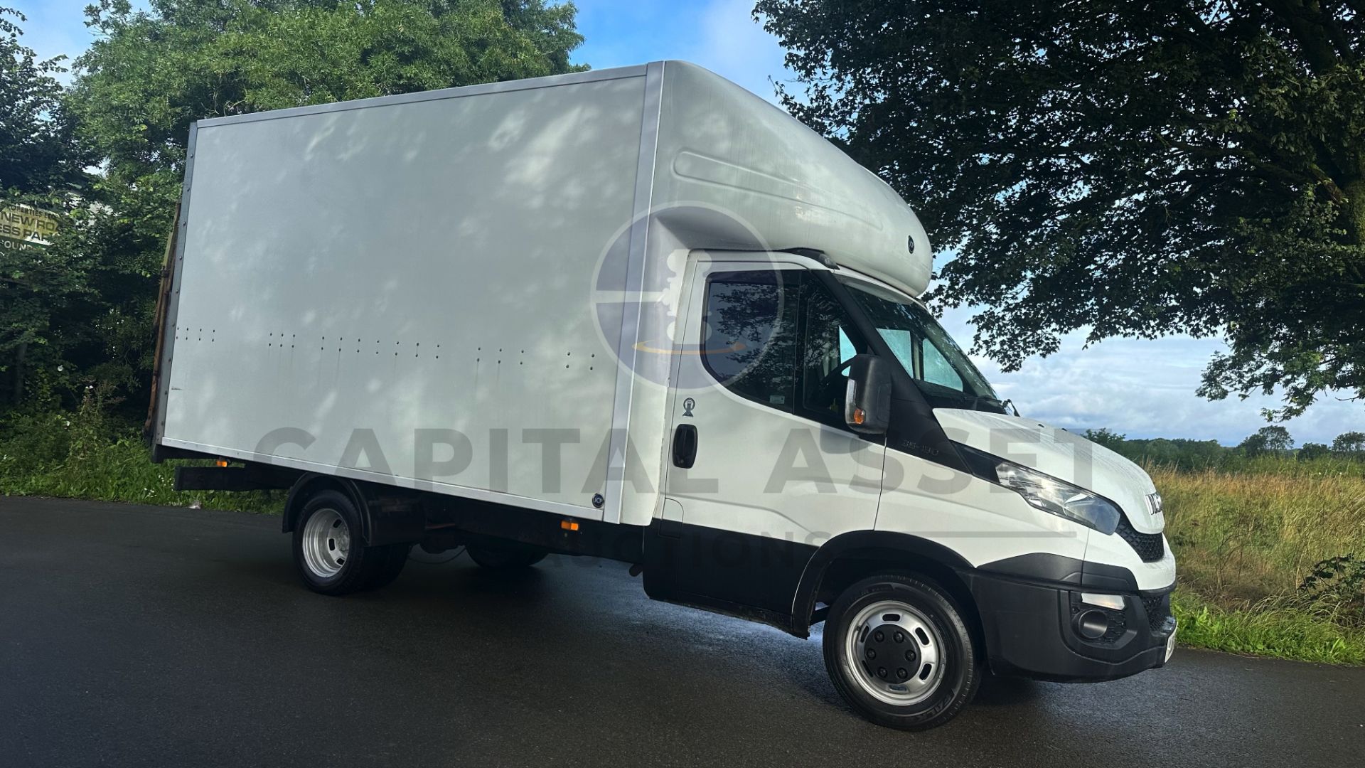 (On Sale) IVECO DAILY 35C13 *LWB - LUTON / BOX VAN* (2016 - FACELIFT MODEL) 2.3 DIESEL - 6 SPEED - Image 2 of 40