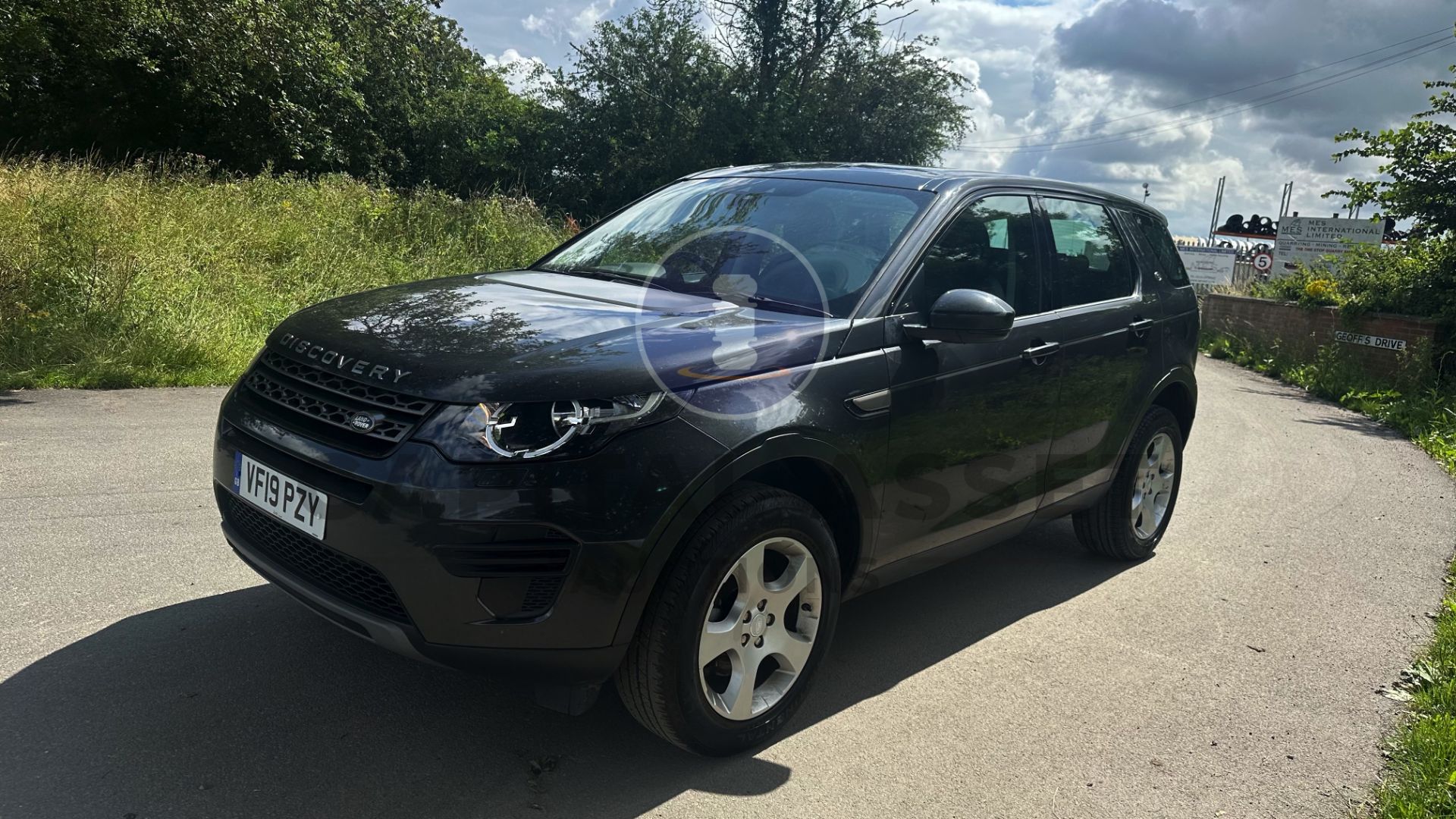 (On Sale) LAND ROVER DISCOVERY SPORT *SE* (2019 -EURO 6) 2.0 ED4 - STOP/START *ONLY 54,000 MILES* - Image 5 of 45